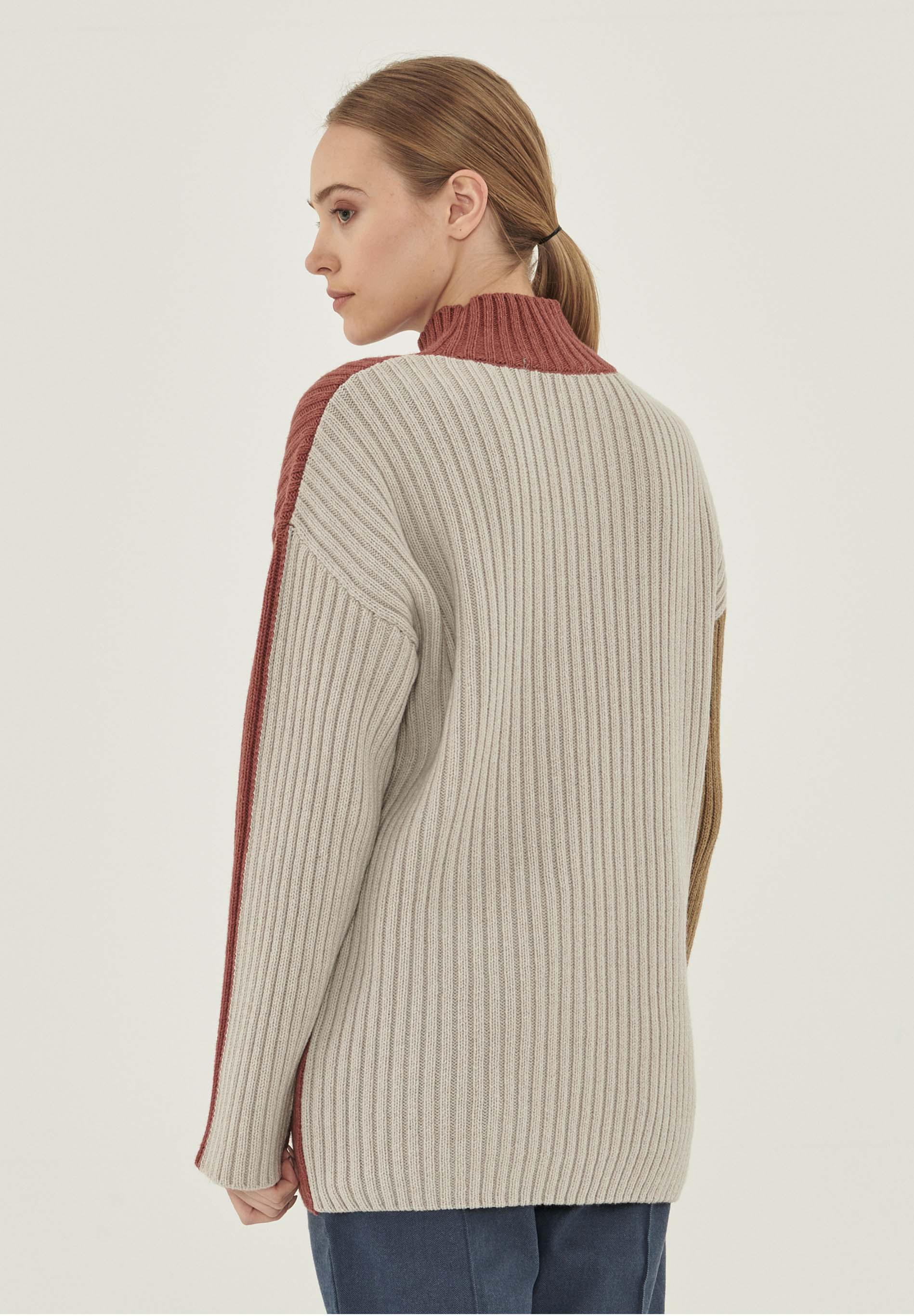 Stehkragenpullover aus Bio-Merinowolle und Bio-Baumwolle
