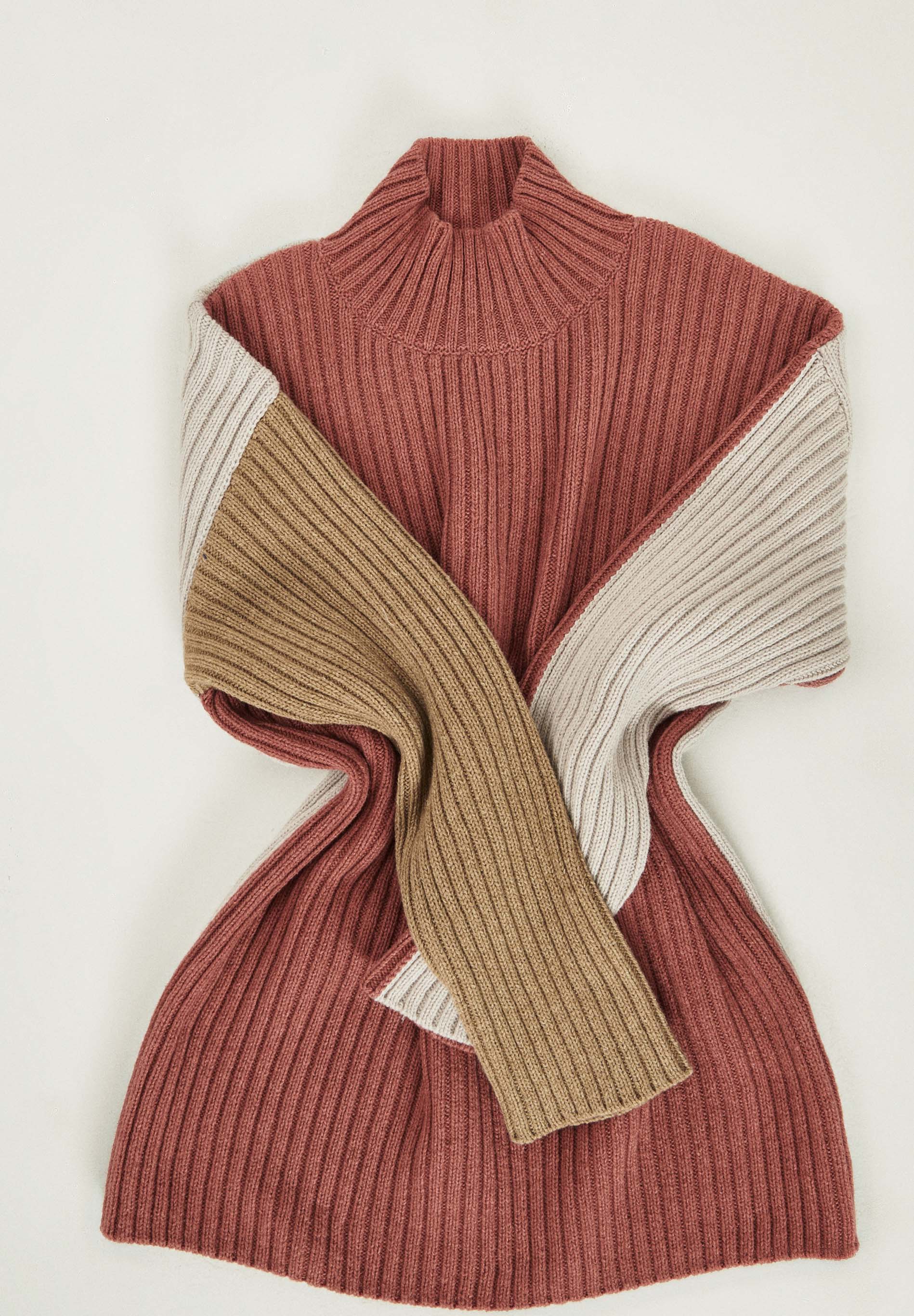Stehkragenpullover aus Bio-Merinowolle und Bio-Baumwolle