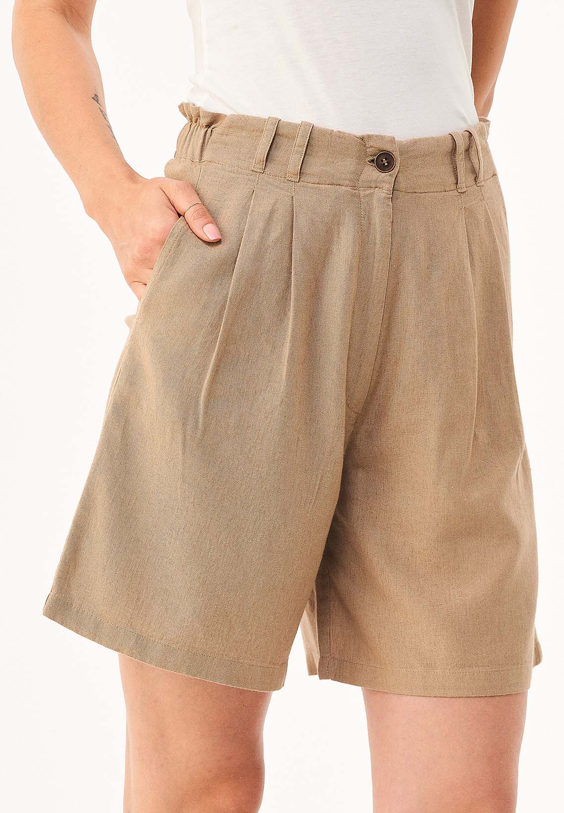 Shorts aus LENZING™ ECOVERO™  und Leinen