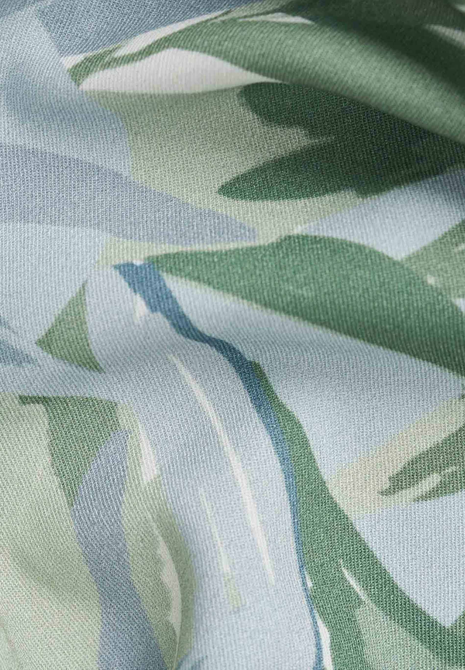 Bluse aus LENZING™ ECOVERO™ mit Blattmuster