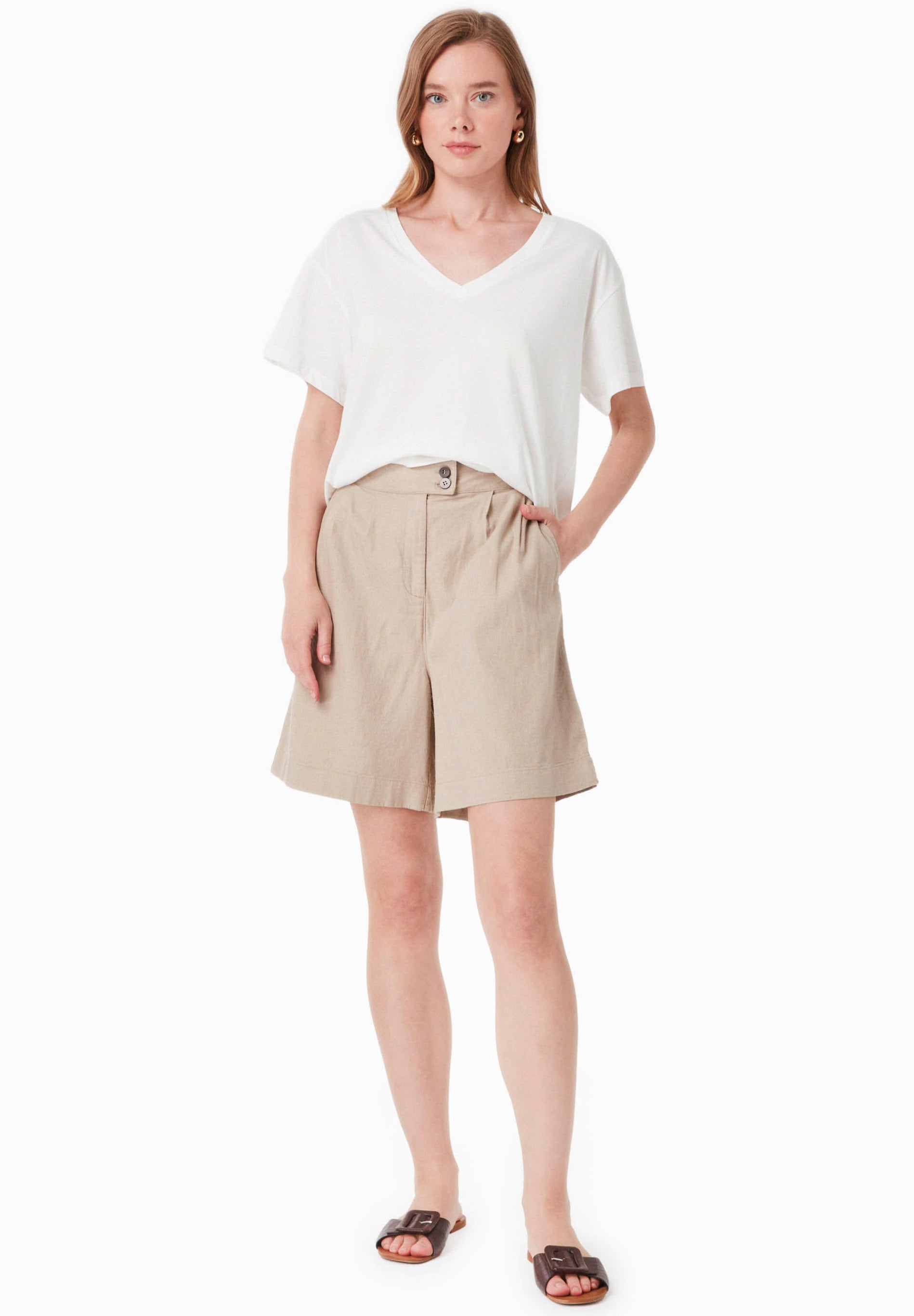 Shorts aus LENZING™ ECOVERO™ und Leinen