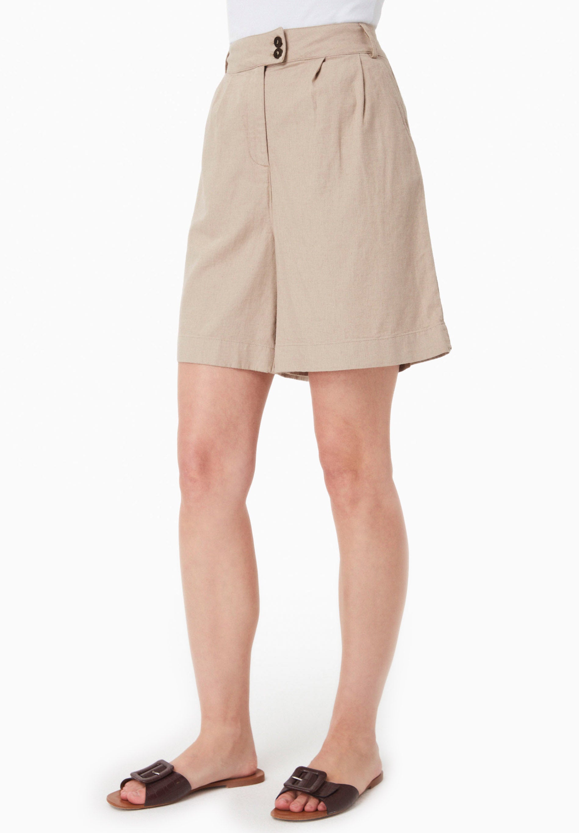 Shorts aus LENZING™ ECOVERO™ und Leinen