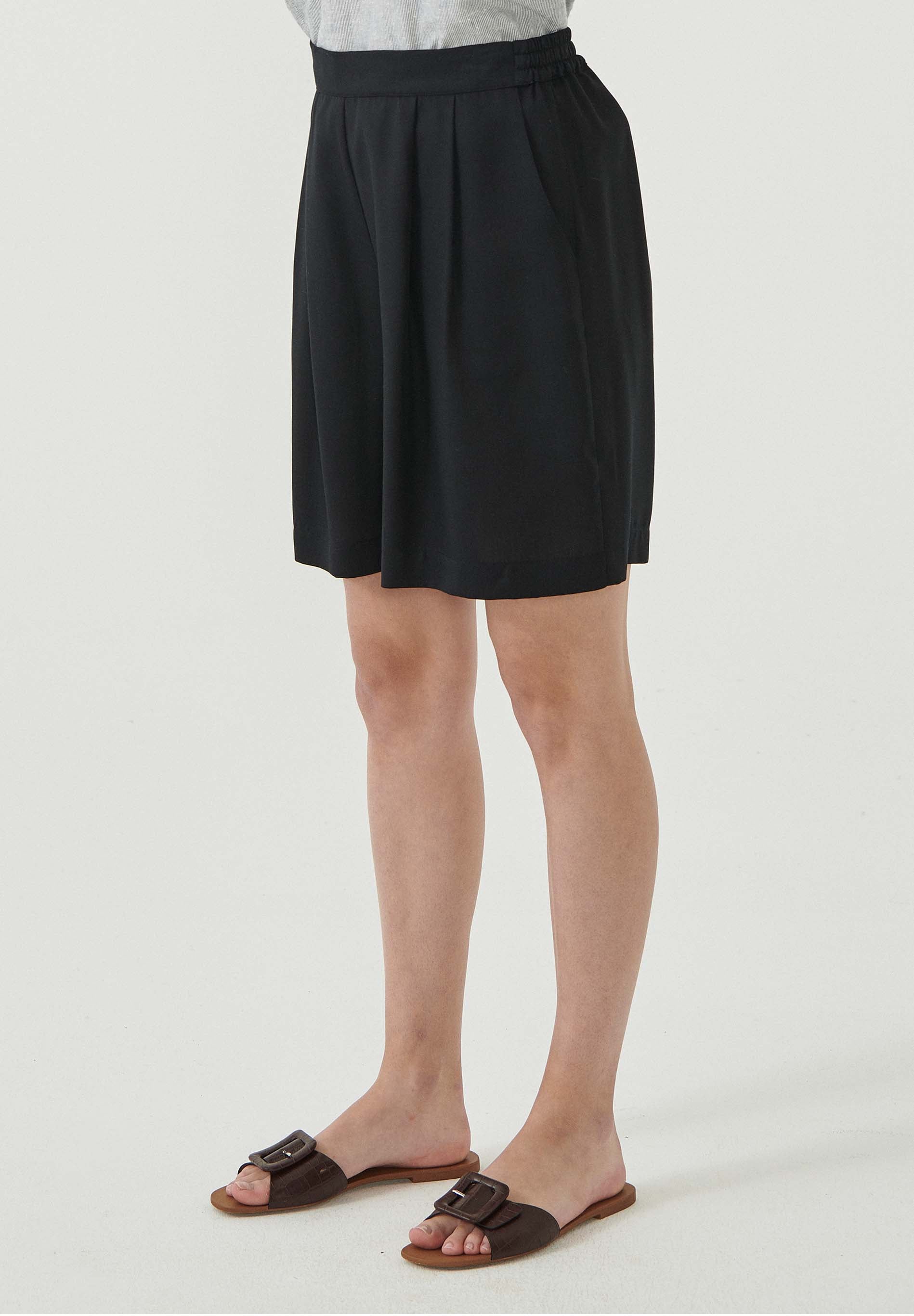 Shorts aus TENCEL™ Lyocell mit Falten