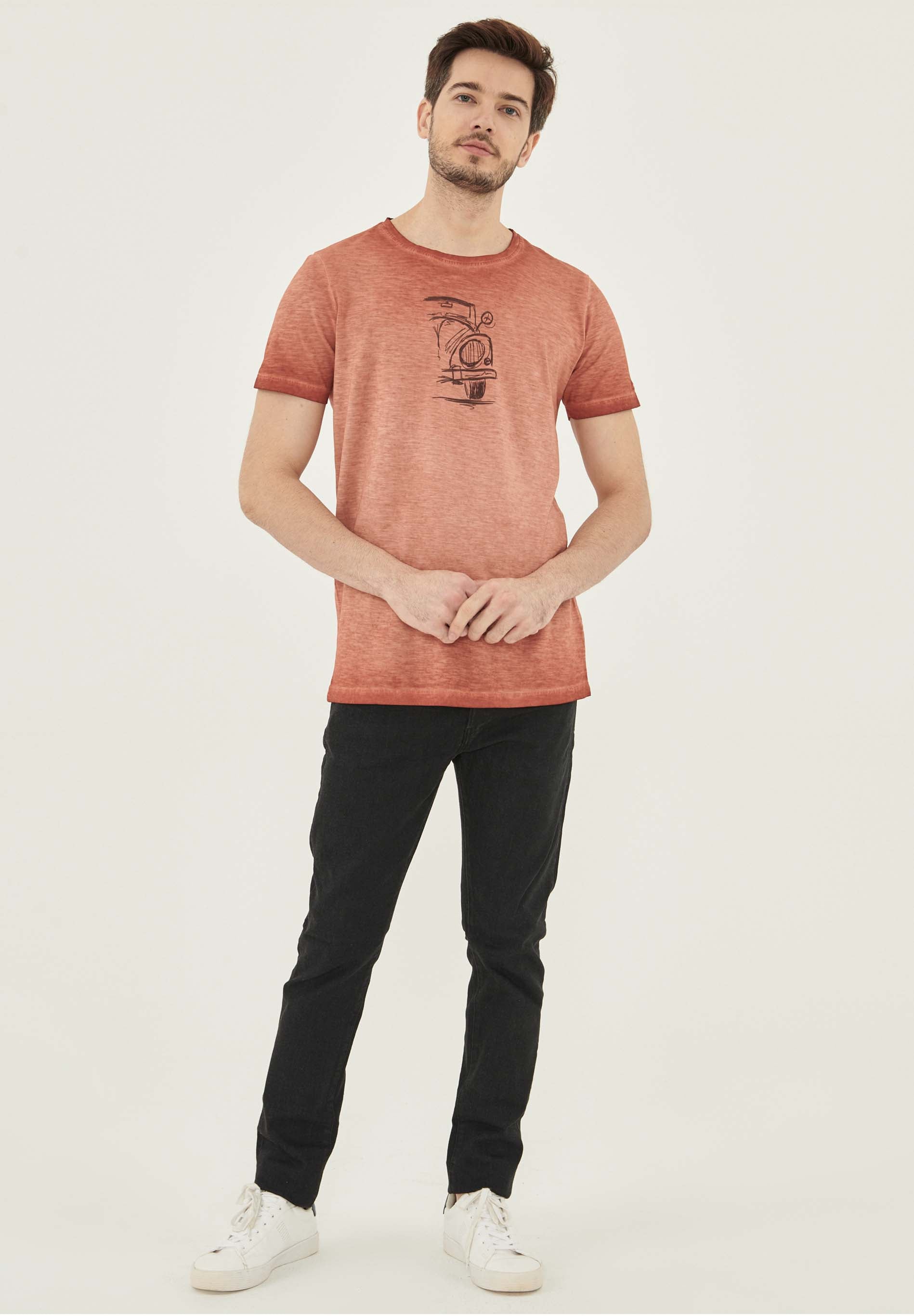 Garment Dyed T-Shirt aus Bio-Baumwolle mit Auto-Print