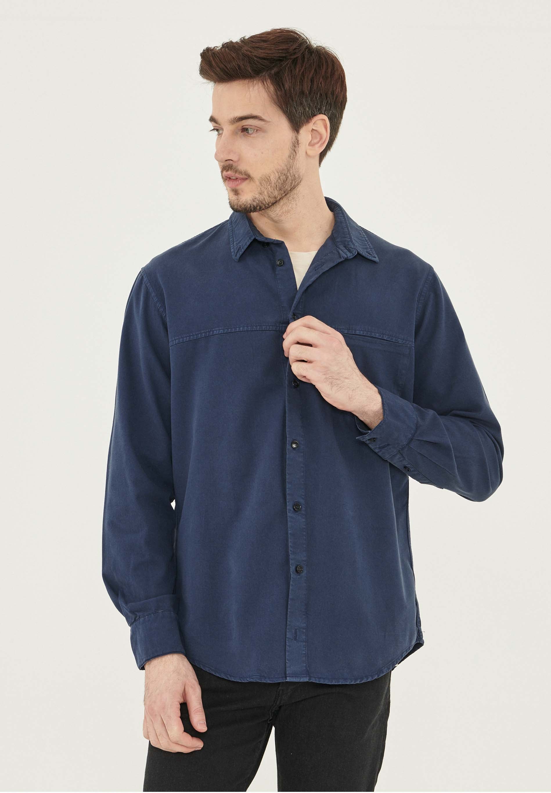 Garment Dyed Hemd aus TENCEL™ Lyocell und Bio-Baumwolle