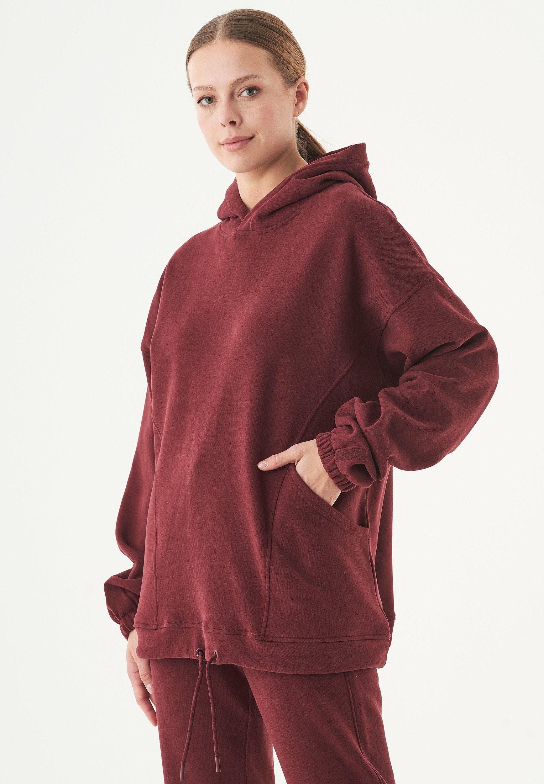 ESSENTIALS-HANDE- Soft Touch Oversize Hoodie aus Bio-Baumwolle