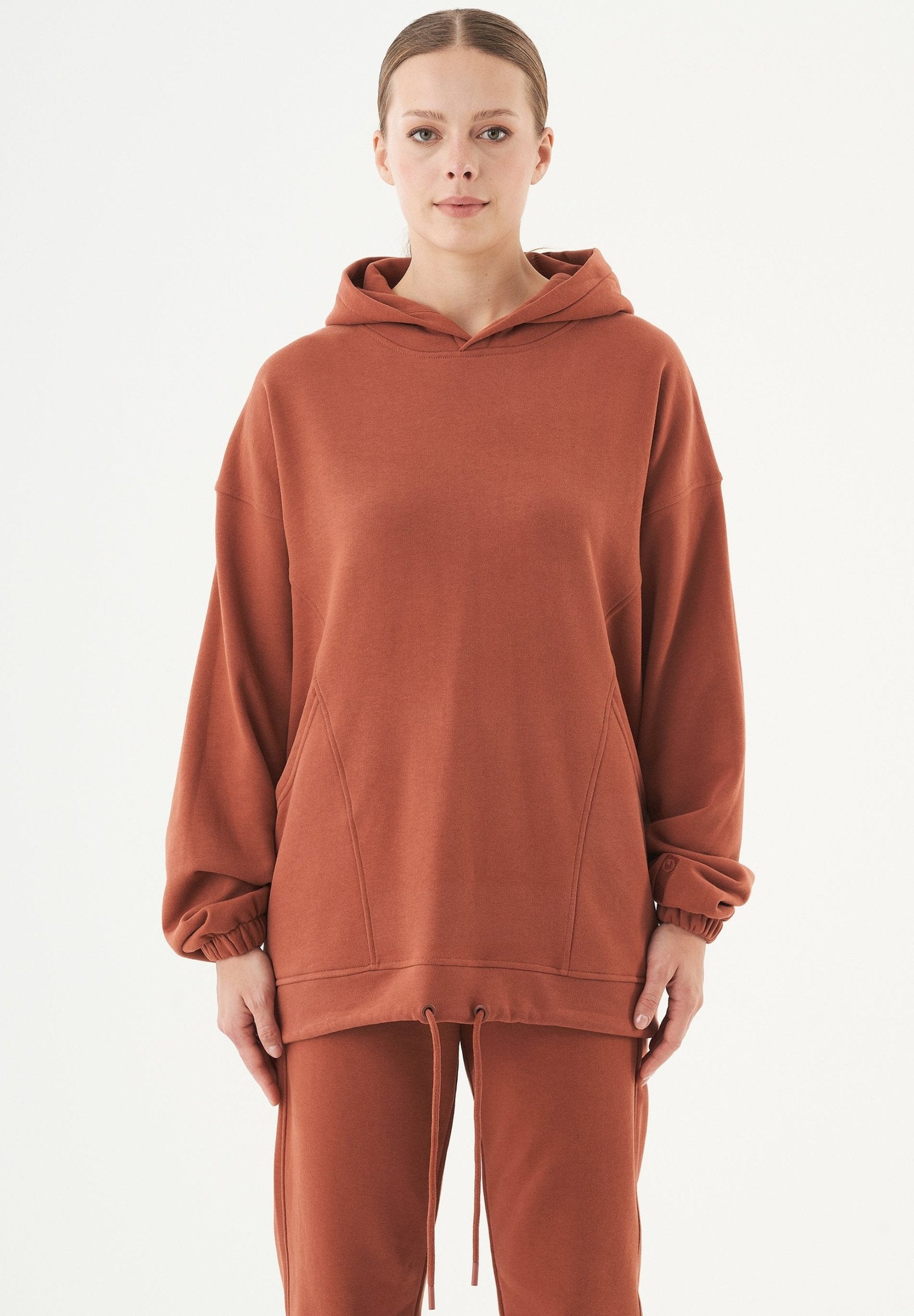 ESSENTIALS-HANDE- Soft Touch Oversize Hoodie aus Bio-Baumwolle