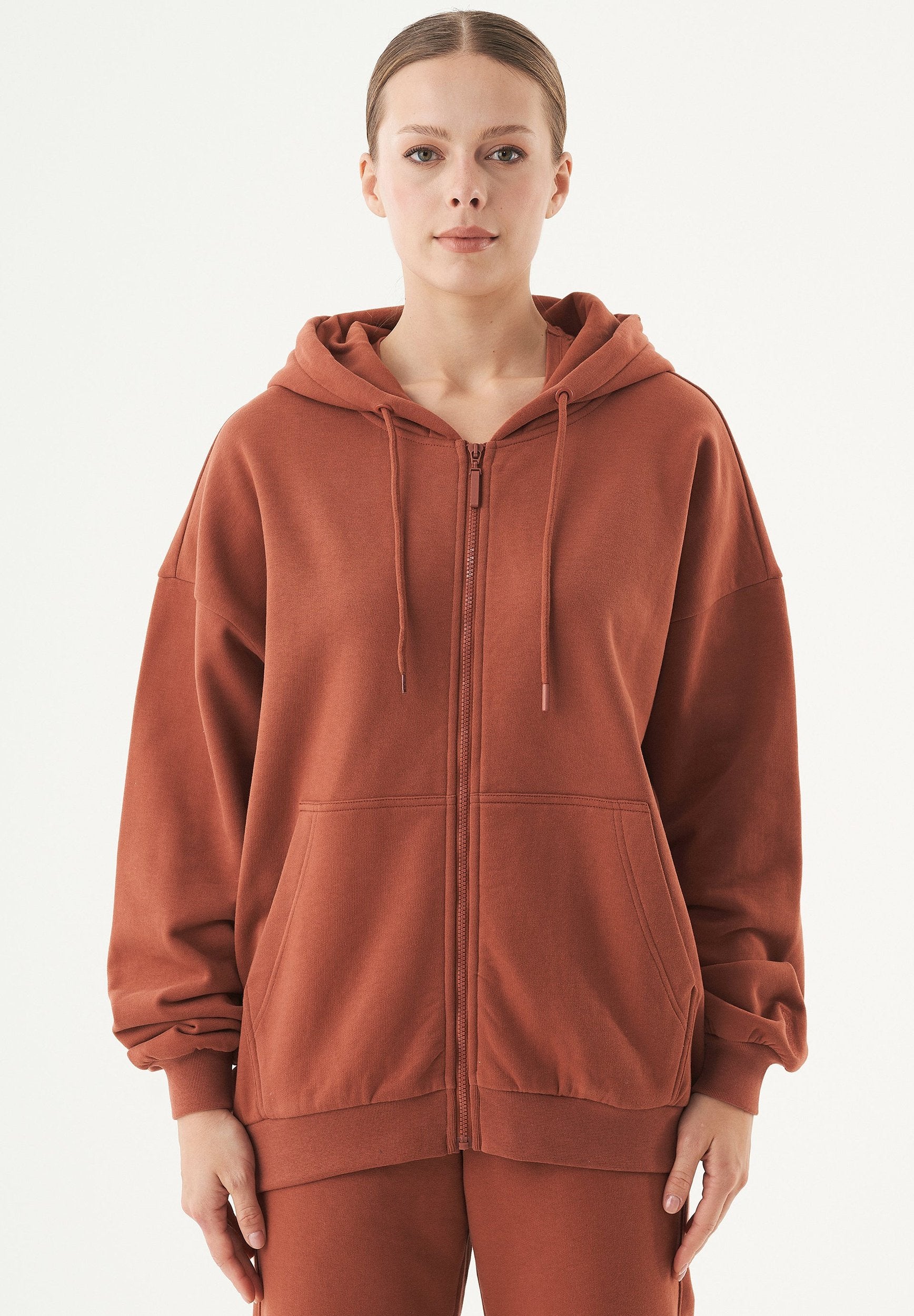 ESSENTIALS-JALE- Soft Touch Sweatjacke aus Bio-Baumwolle