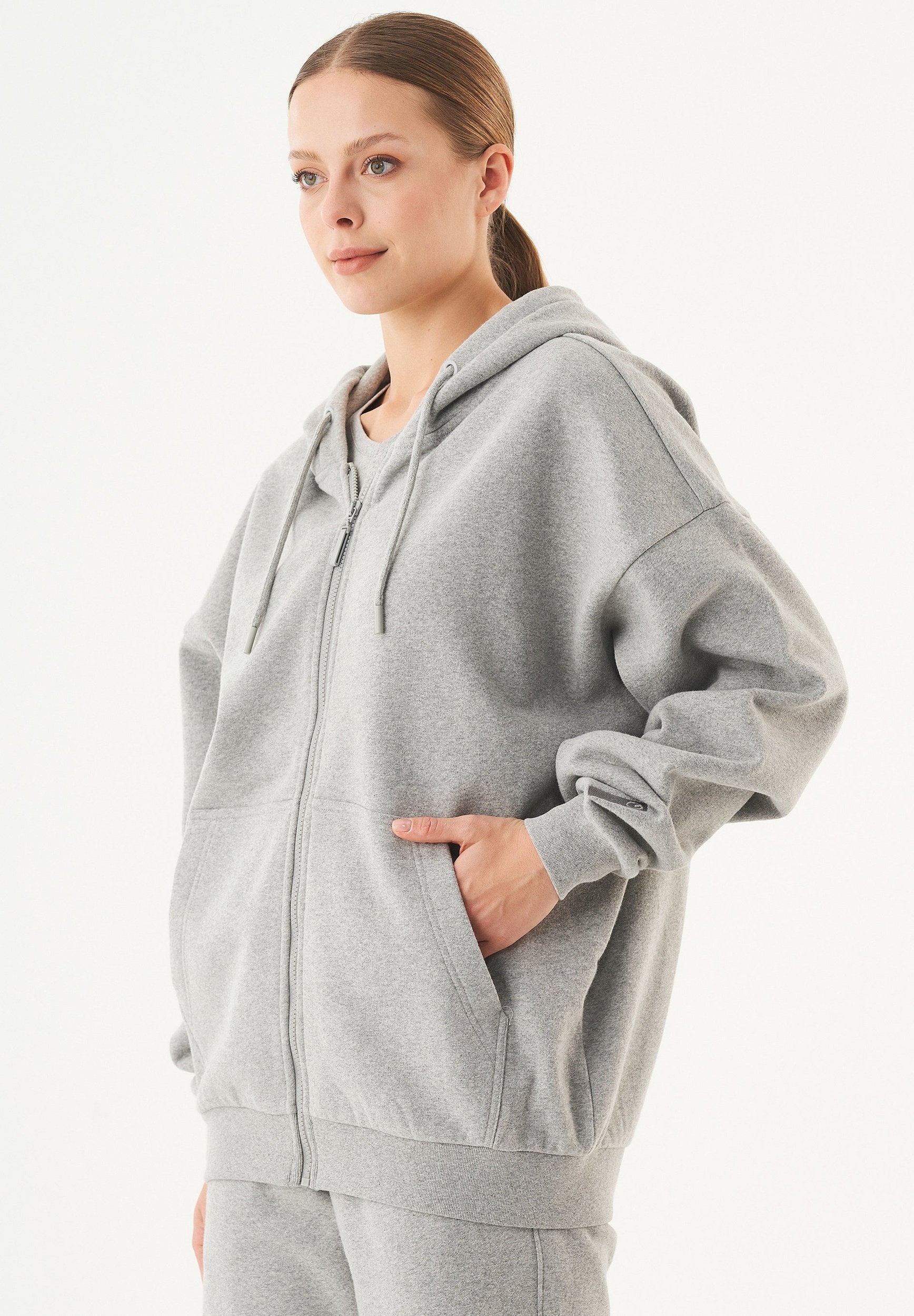 JALE Soft Touch Sweatjacke aus Bio-Baumwolle