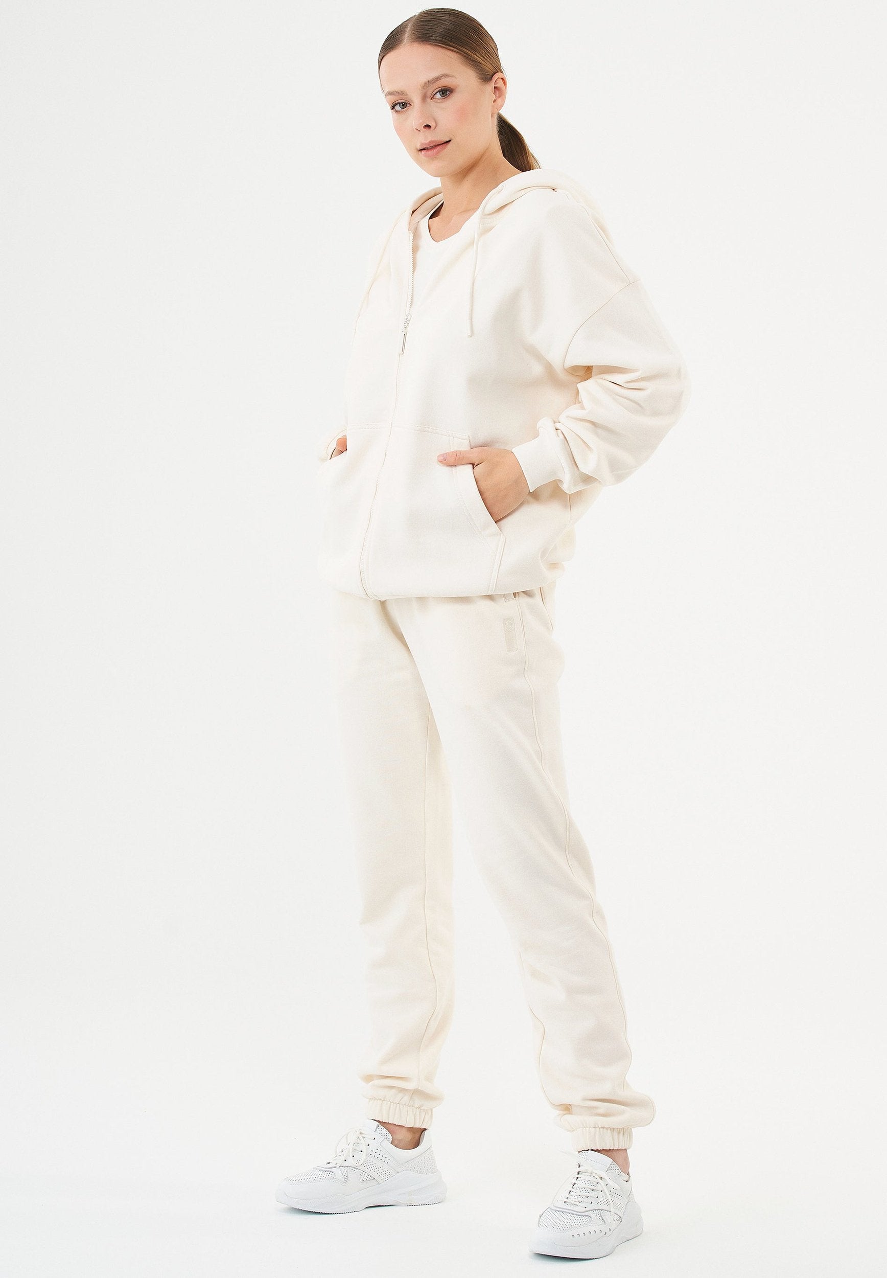 JALE Soft Touch Sweatjacke aus Bio-Baumwolle