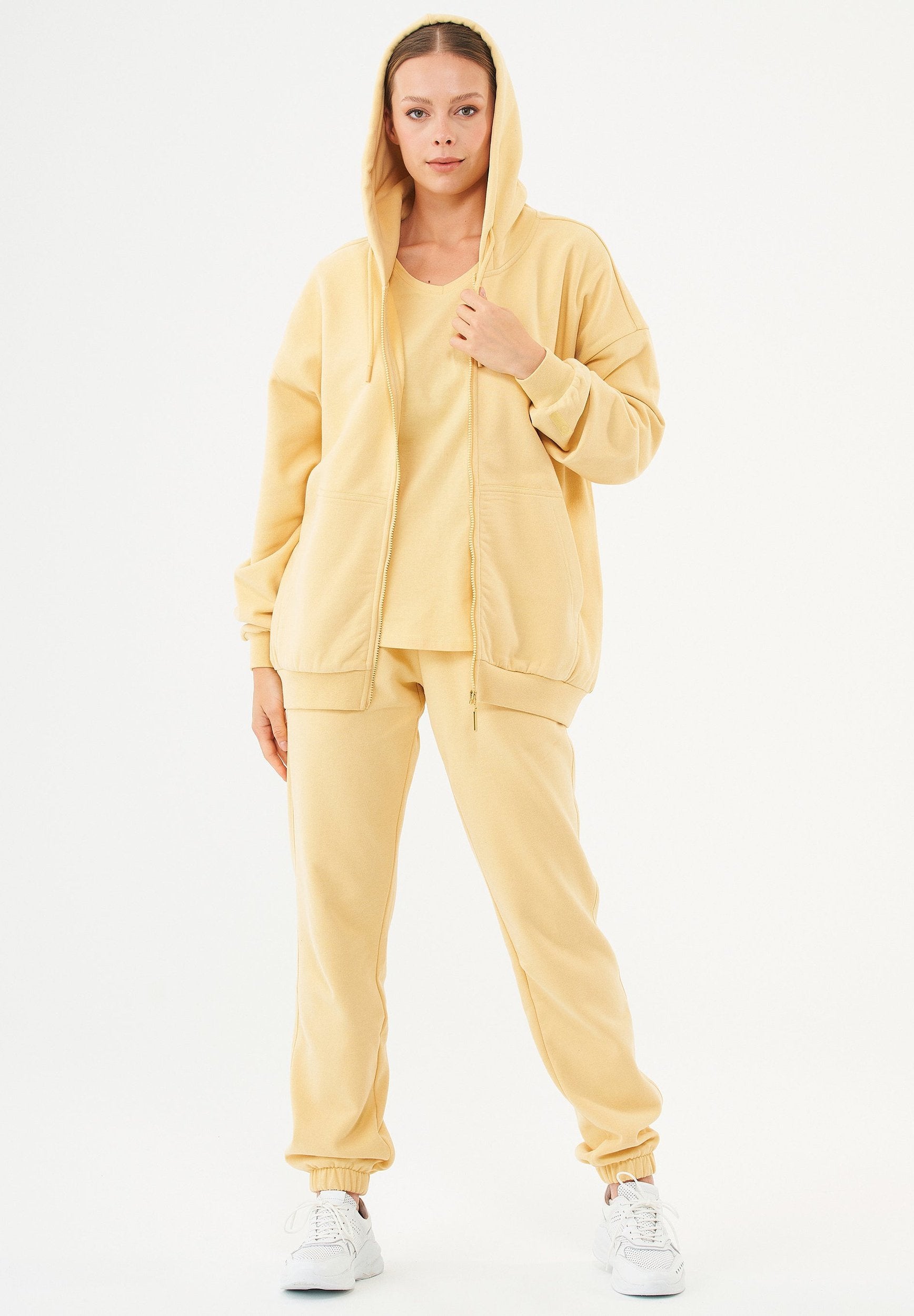 ESSENTIALS-JALE- Soft Touch Sweatjacke aus Bio-Baumwolle