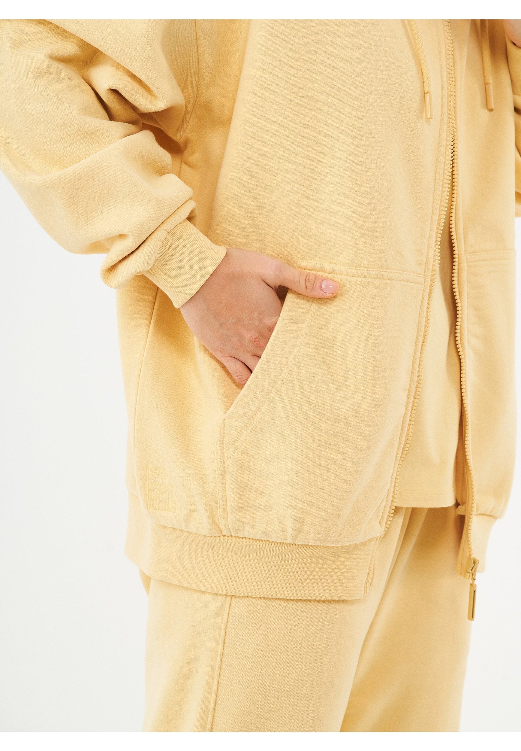 ESSENTIALS-JALE- Soft Touch Sweatjacke aus Bio-Baumwolle