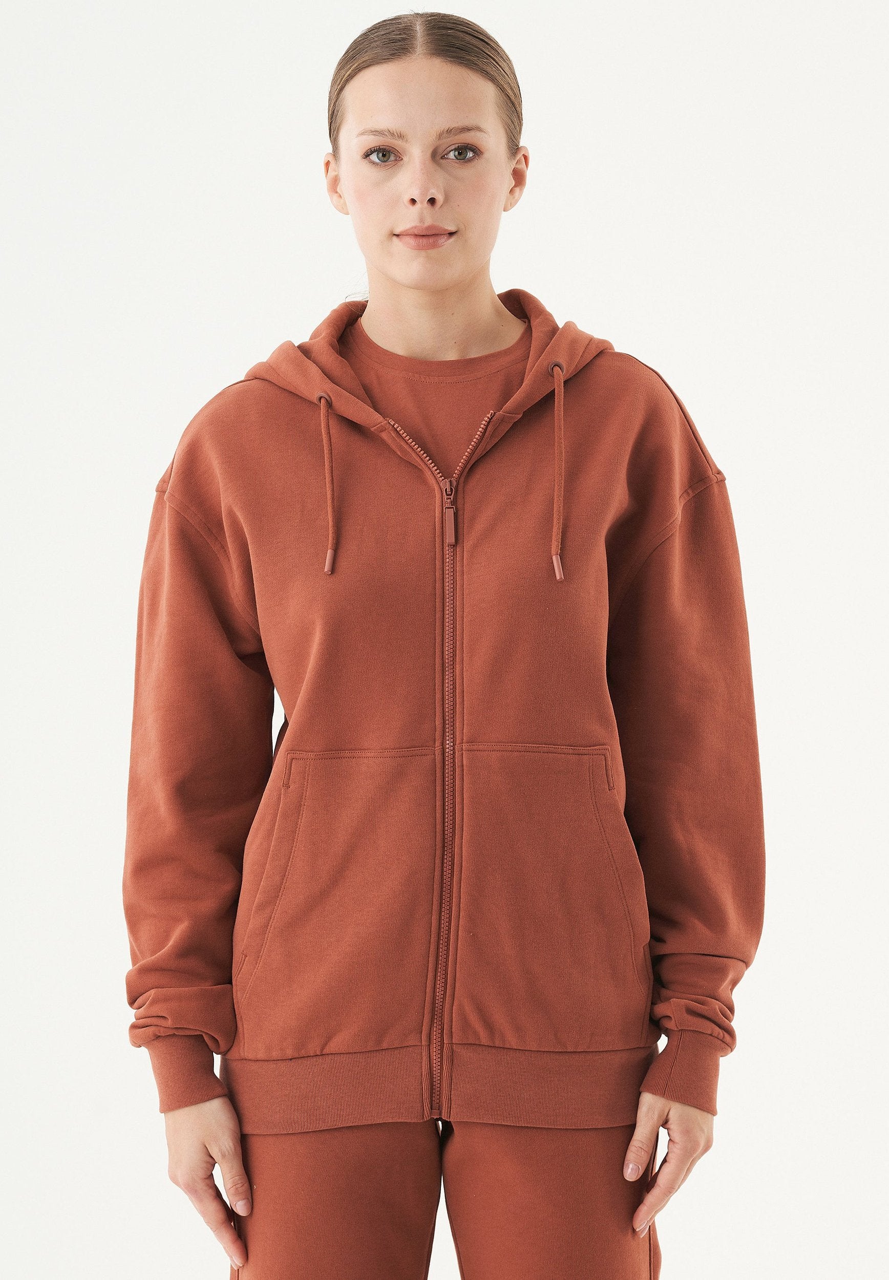 JUNDA- Unisex Soft Touch Sweatjacke aus Bio-Baumwolle