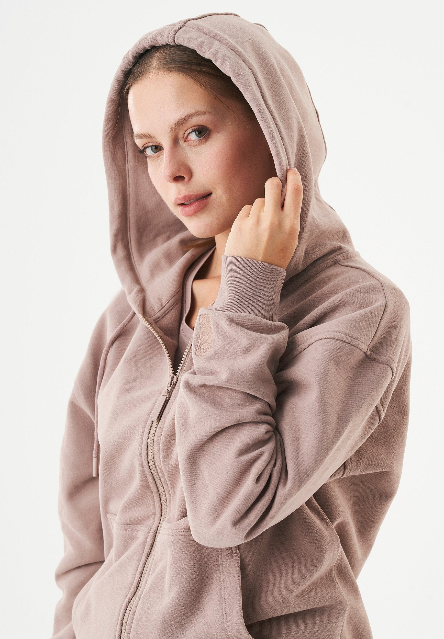 ESSENTIALS-JUNDA- Unisex Soft Touch Sweatjacke aus Bio-Baumwolle