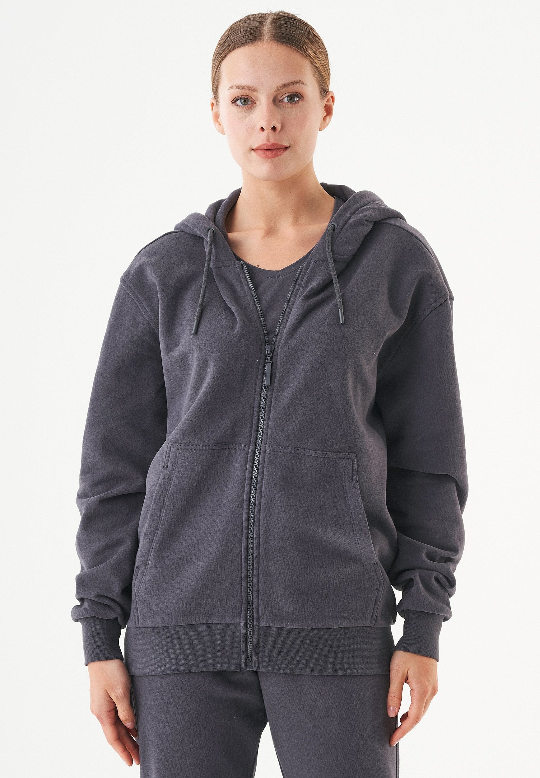 JUNDA- Unisex Soft Touch Sweatjacke aus Bio-Baumwolle