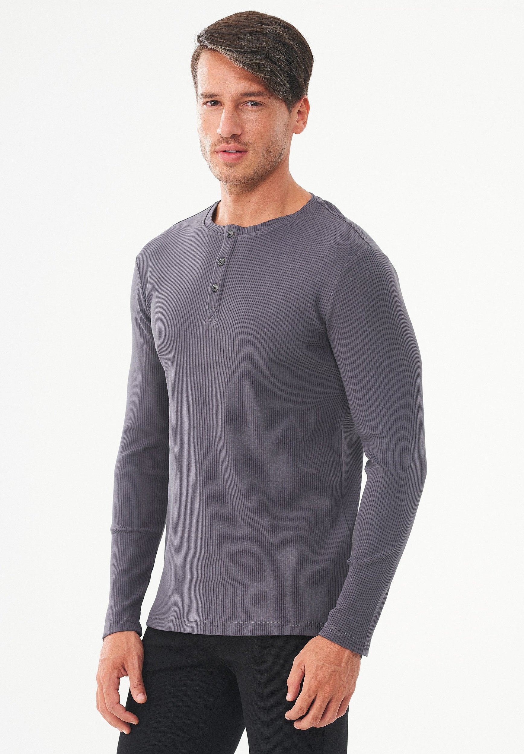 Geripptes Henley Langarmshirt aus Bio-Baumwolle