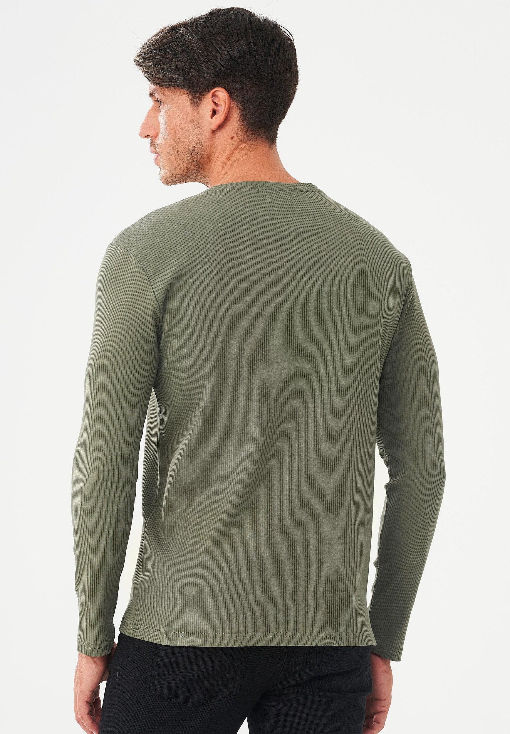 Geripptes Henley Langarmshirt aus Bio-Baumwolle