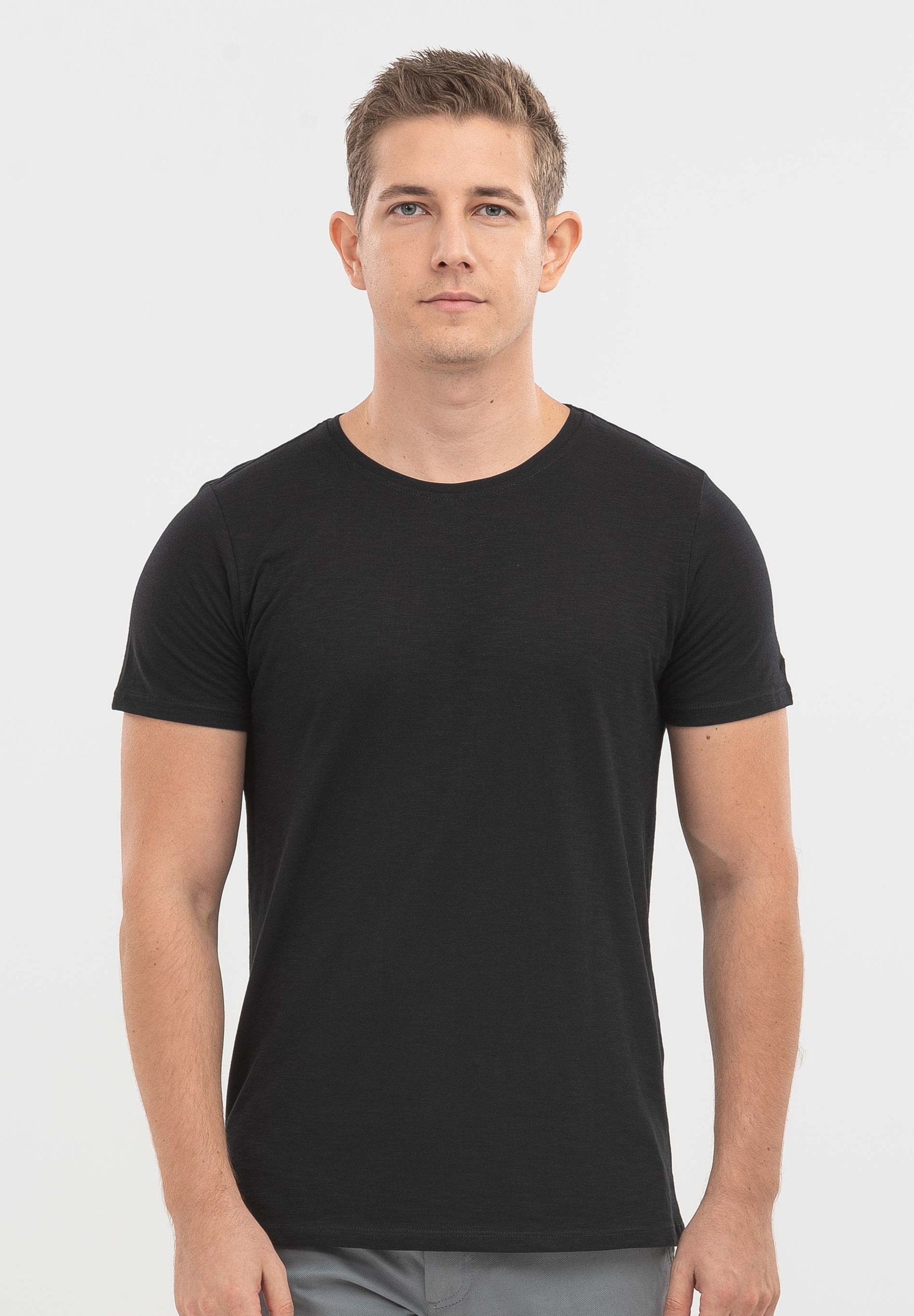 Basic T-Shirt aus Bio-Baumwolle