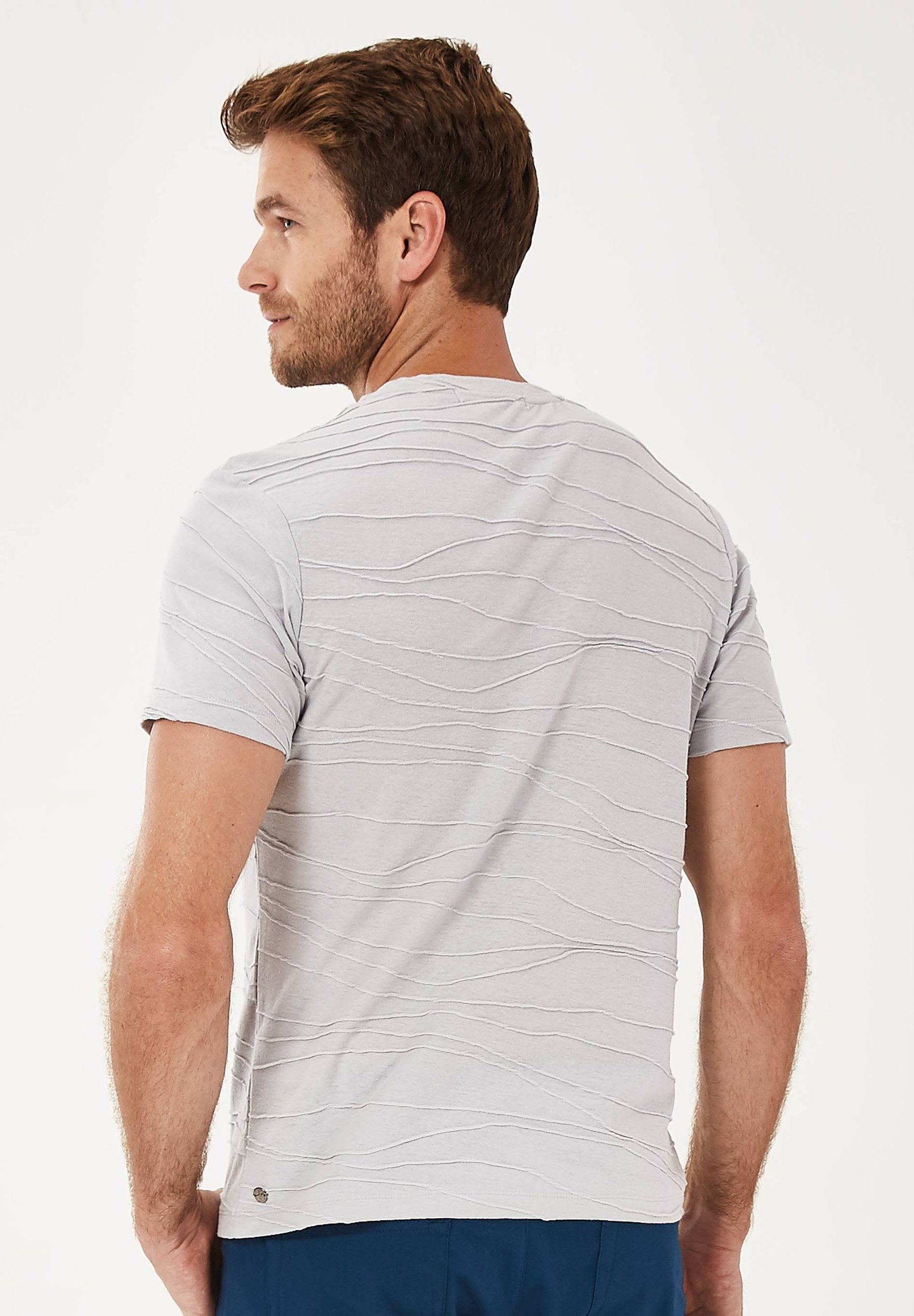 T-Shirt aus Bio-Baumwolle mit Struktur-Streifen
