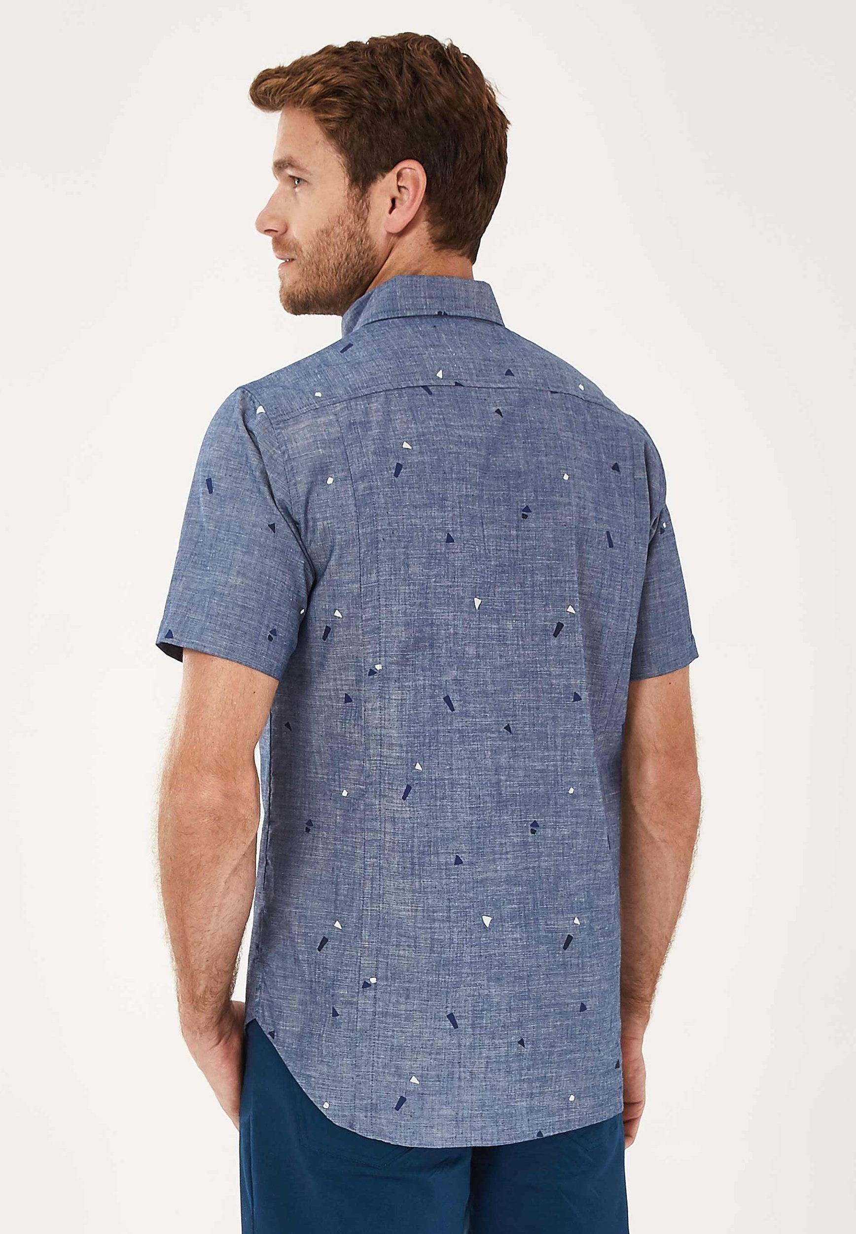 Kurzarm Hemd aus Bio-Baumwolle mit Allover-Print in Denim Optik