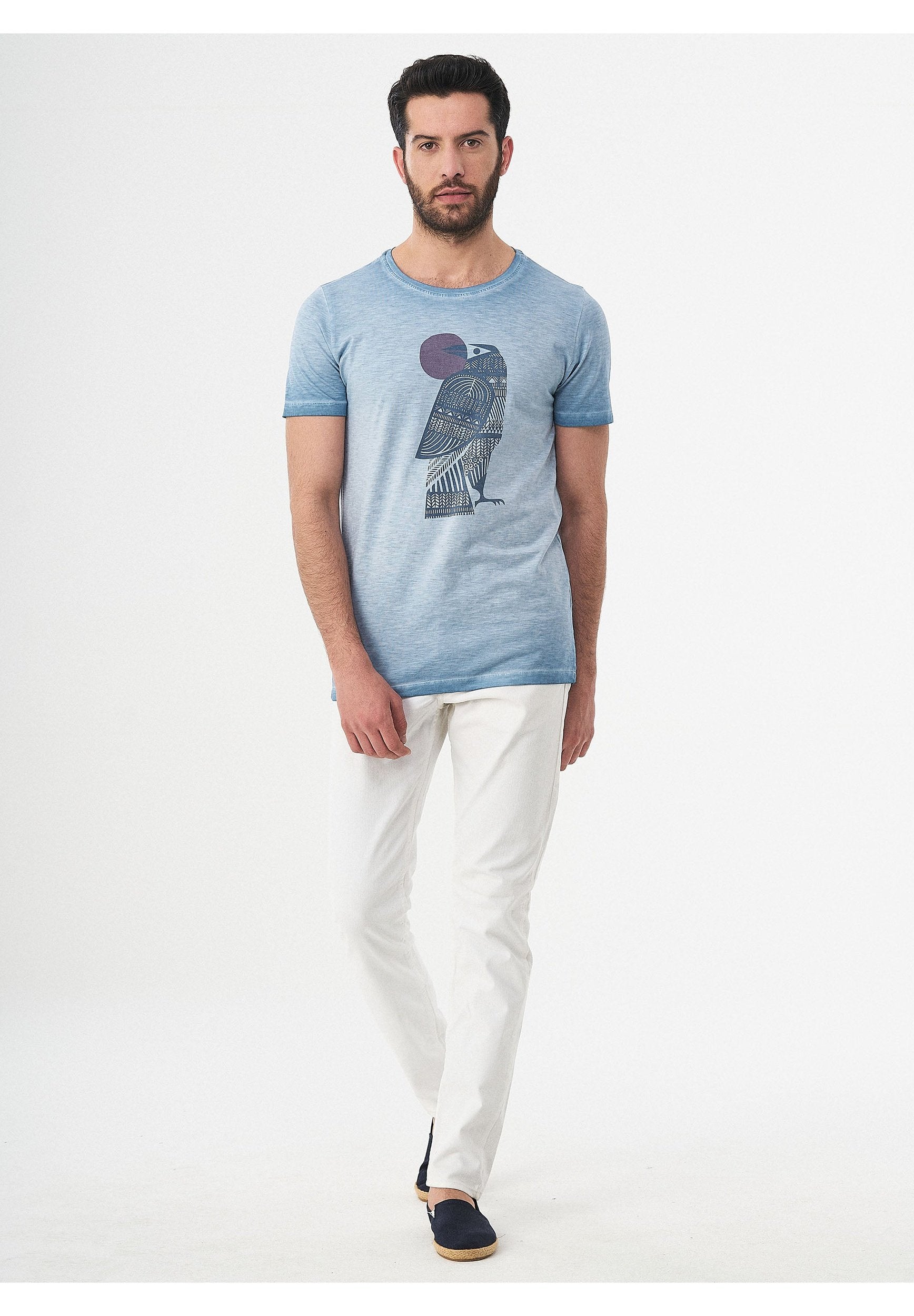 Garment Dyed T-Shirt aus Bio-Baumwolle mit Print