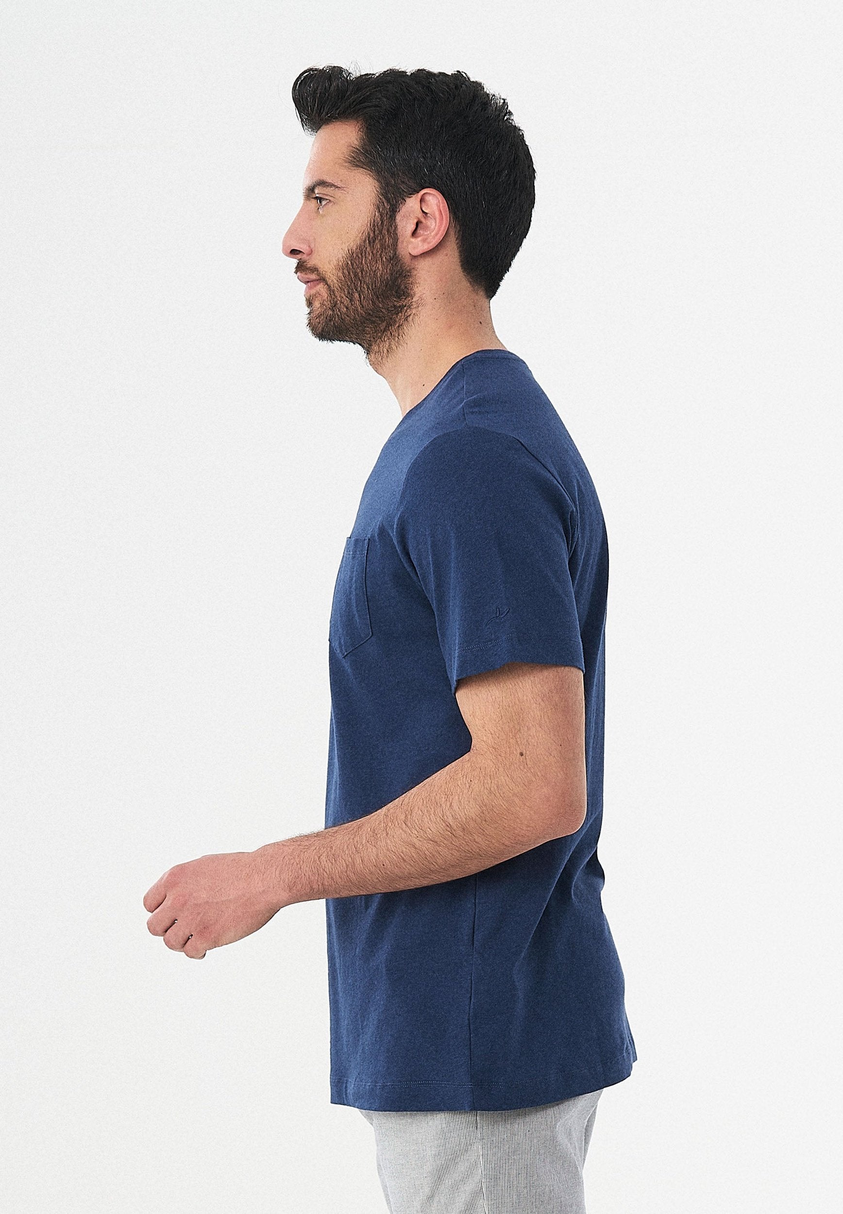 T-Shirt aus Bio-Baumwolle und Leinen mit Brusttasche