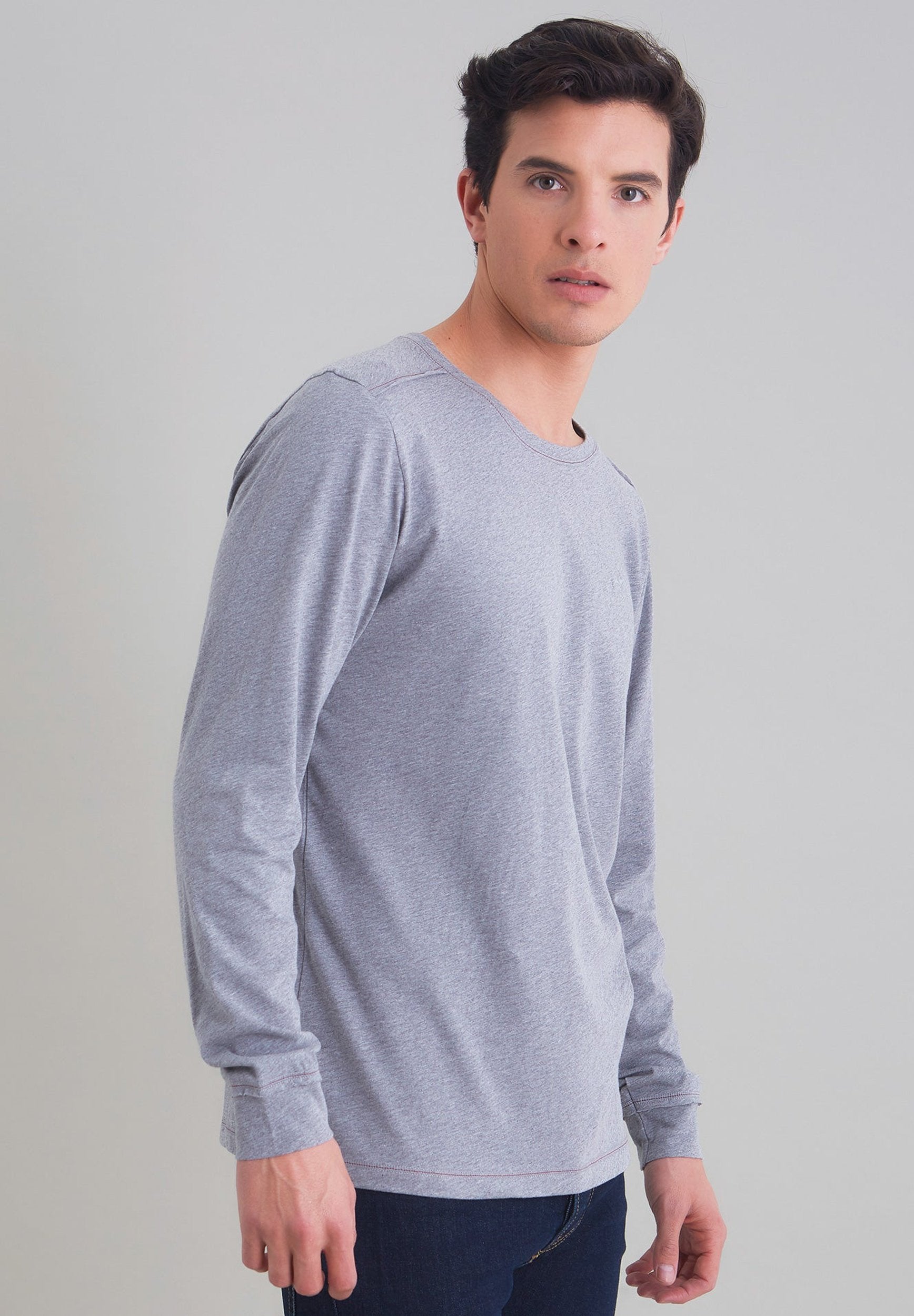 Basic Langarmshirt aus Bio-Baumwolle