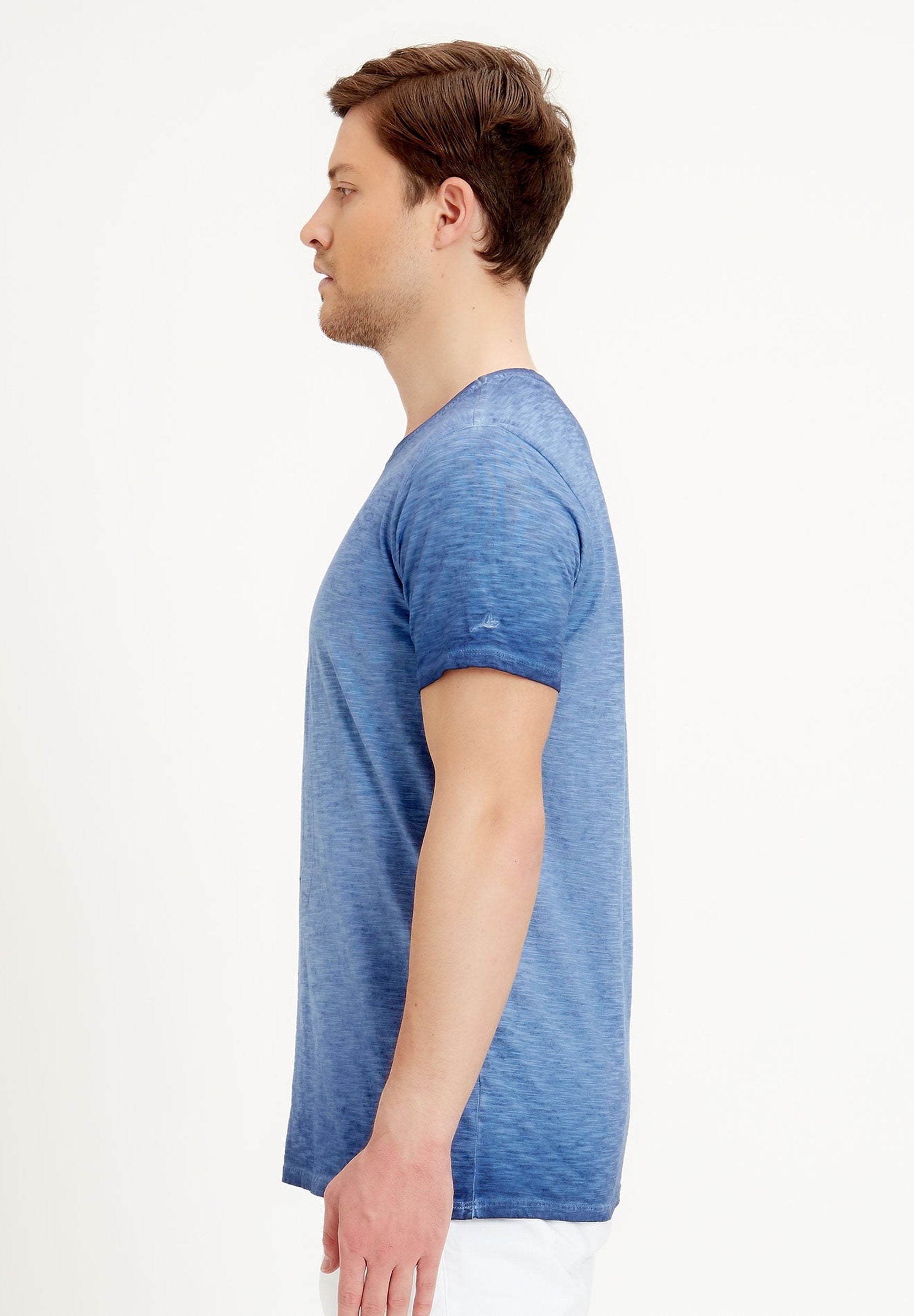 T-Shirt aus Bio-Baumwolle mit asymmetrischem Druck