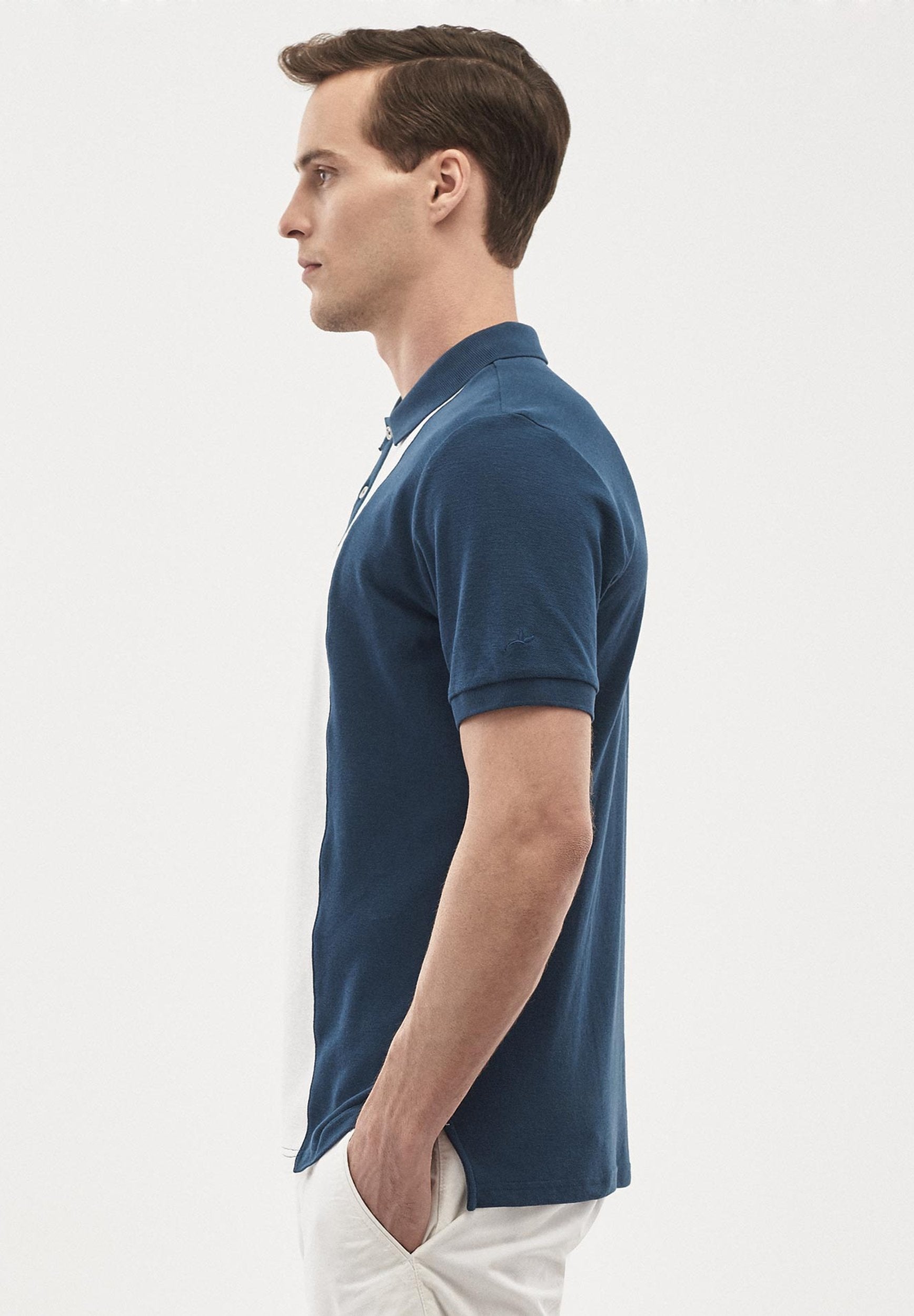 Poloshirt aus Bio-Baumwolle mit kontrast Streifen