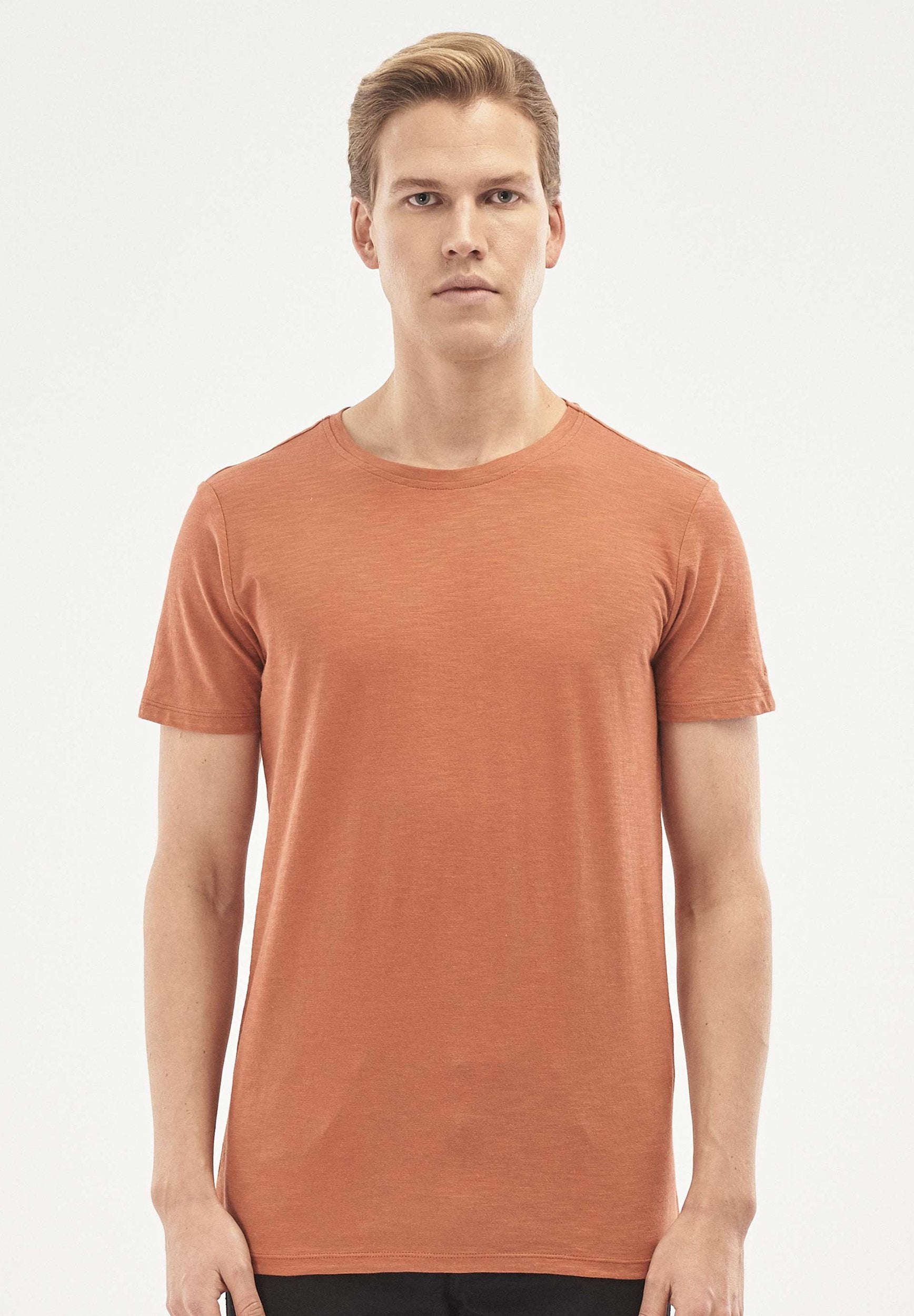Basic T-Shirt aus Bio-Baumwolle