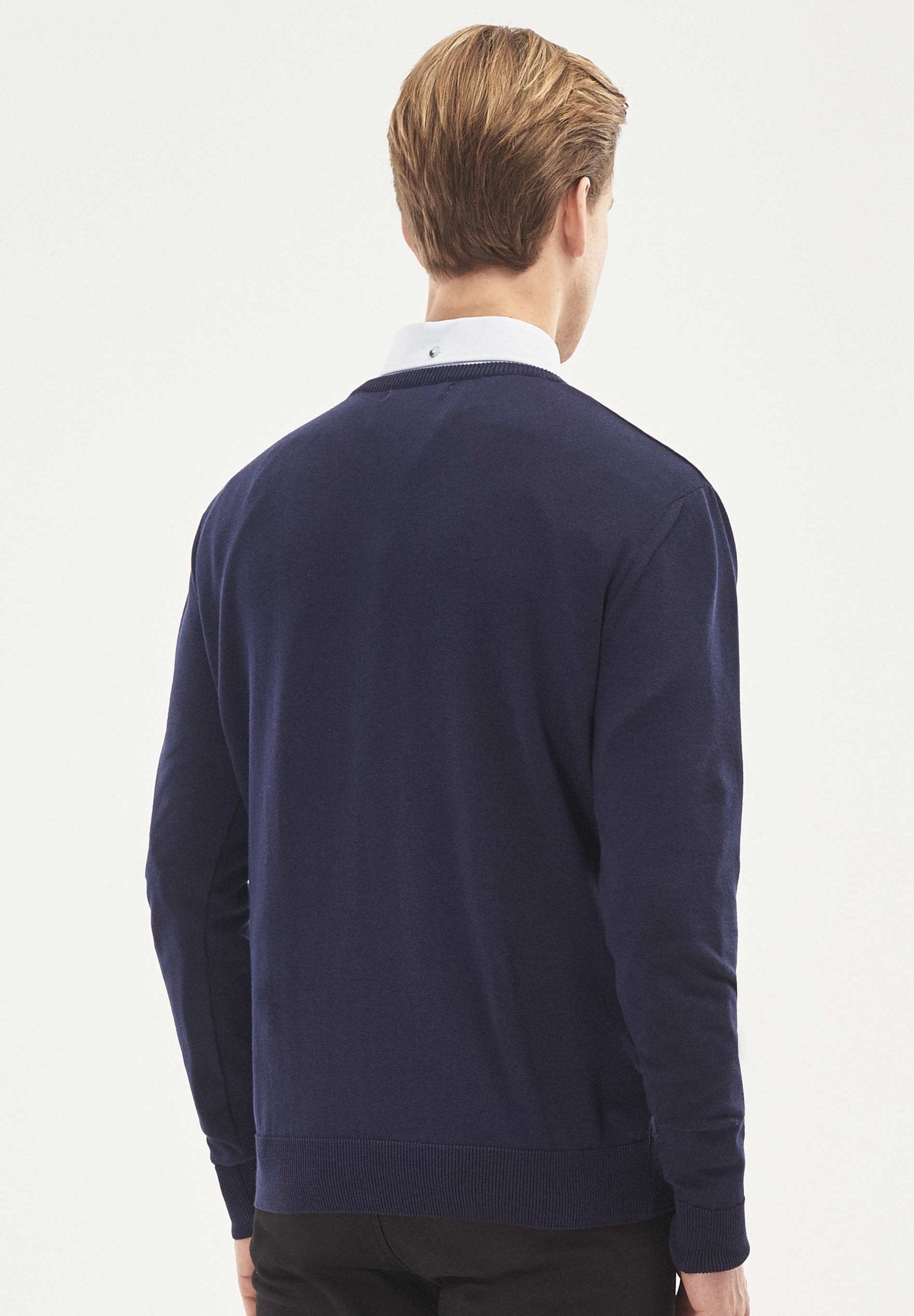V-Ausschnitt Pullover aus Bio-Baumwolle