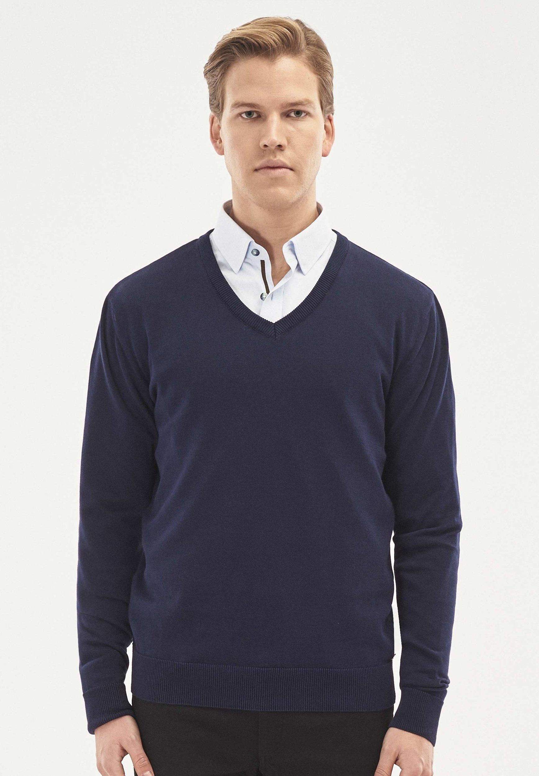 V-Ausschnitt Pullover aus Bio-Baumwolle
