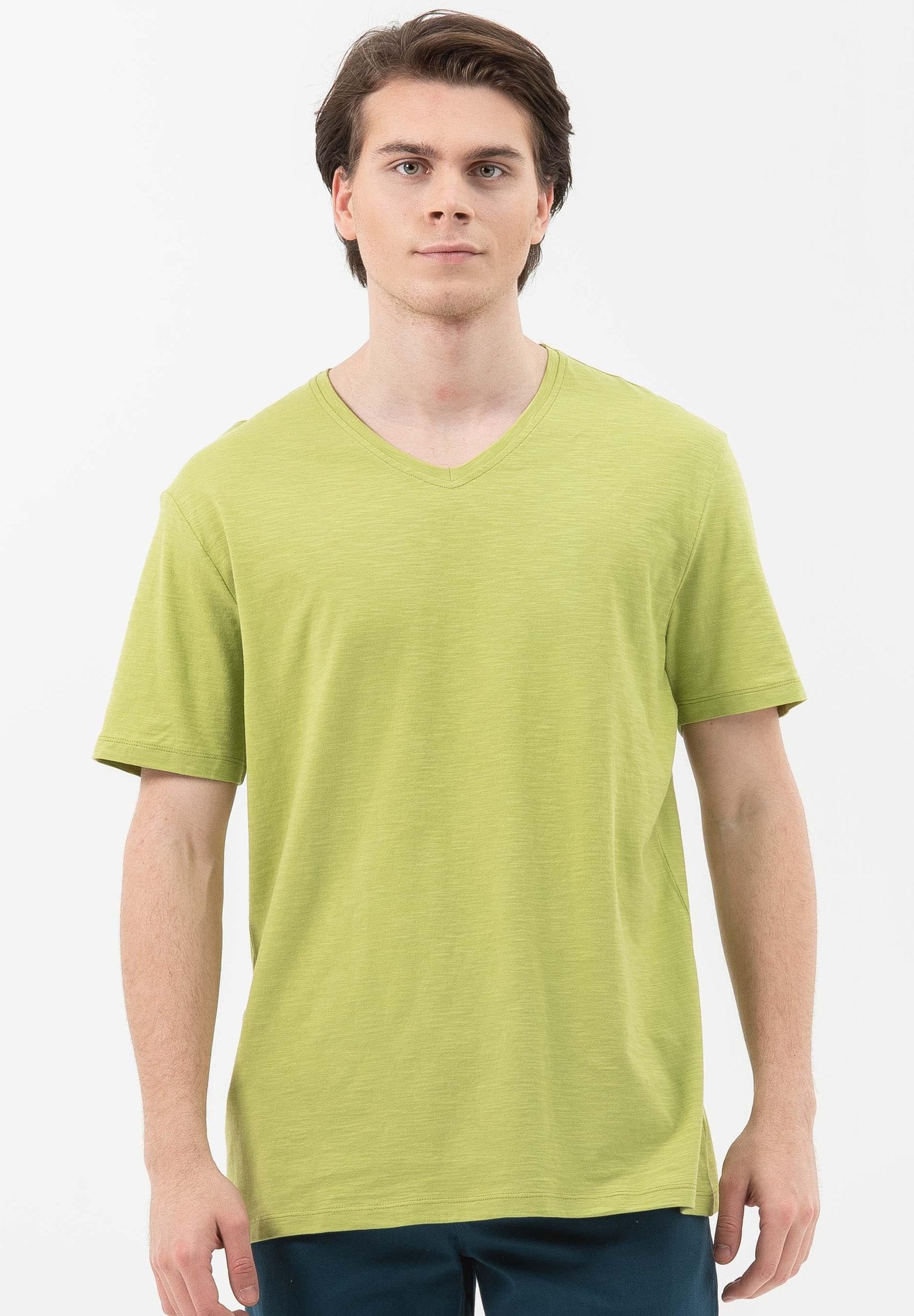 Basic T-Shirt aus Bio-Baumwolle mit V-Ausschnitt