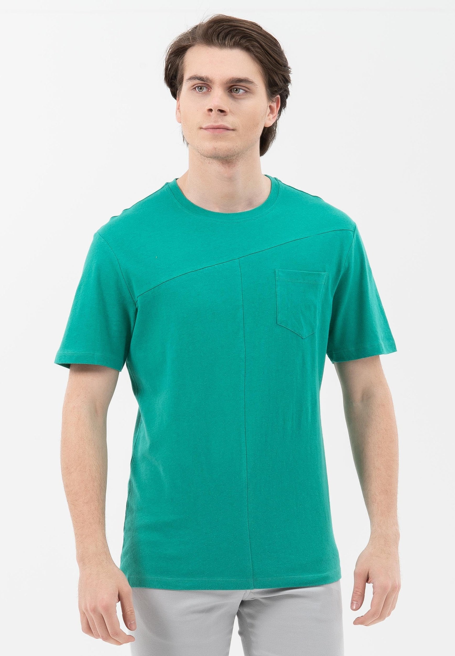 T-Shirt aus Bio-Baumwolle-Leinen-Mix mit Brusttasche