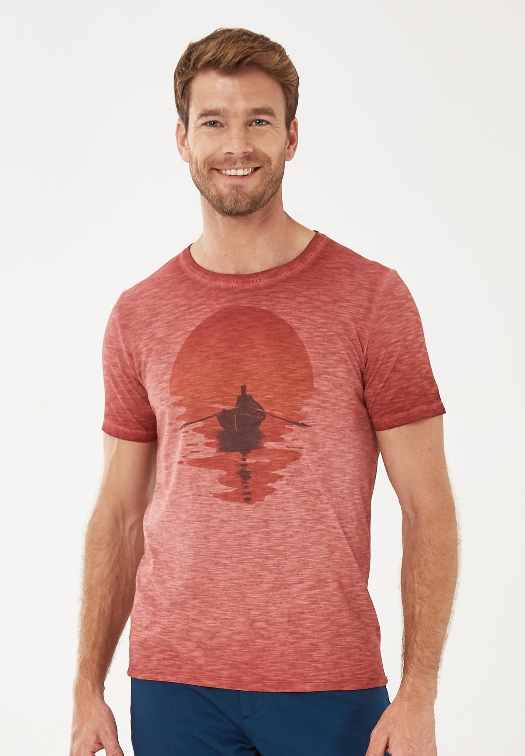 Garment Dyed T-Shirt aus Bio-Baumwolle mit Print | Nachhaltige Herrenmode