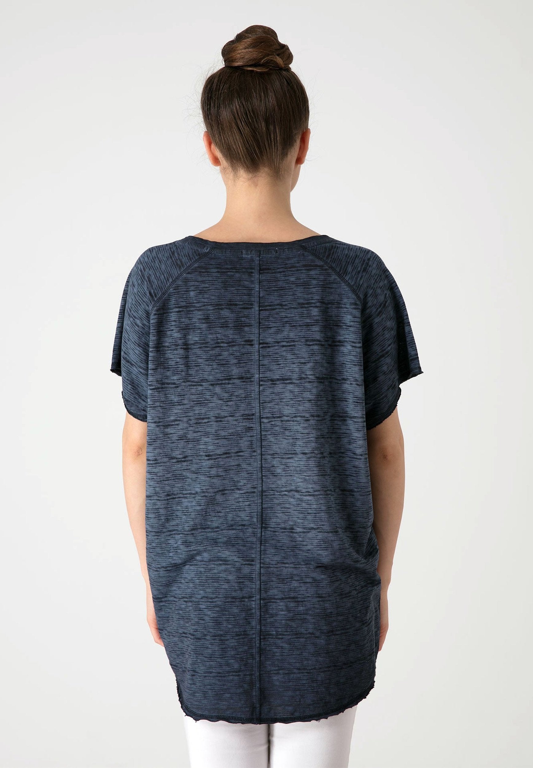 Oversize Raglan T-Shirt aus Bio-Baumwolle mit längerem Rückenteil