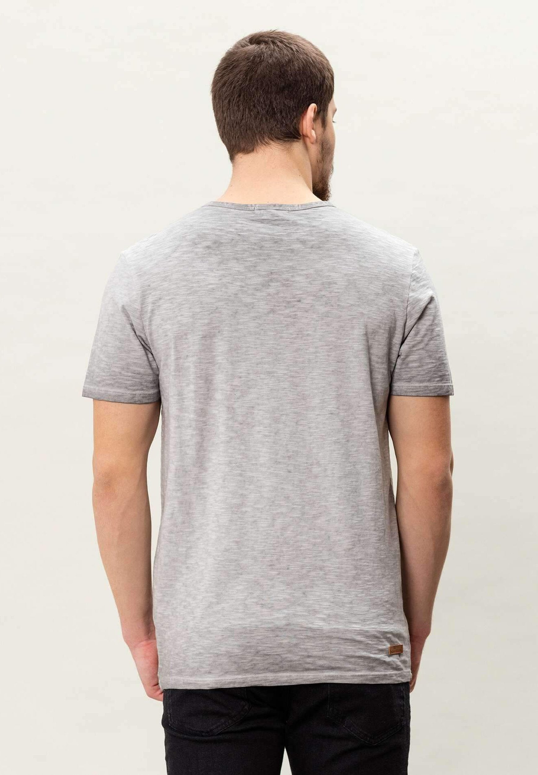 Garment Dyed Henley T-Shirt aus Bio-Baumwolle
