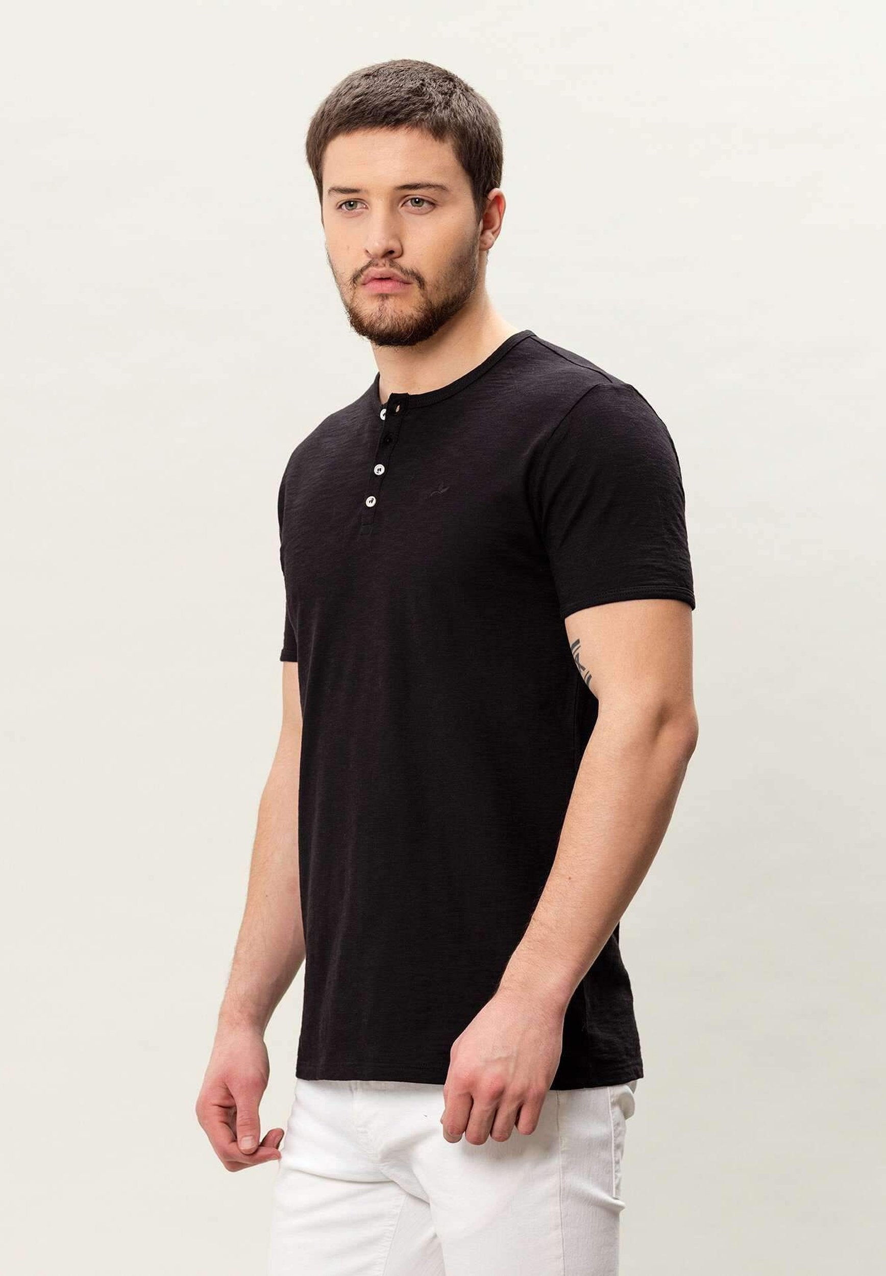 Henley T-Shirt aus Bio-Baumwolle