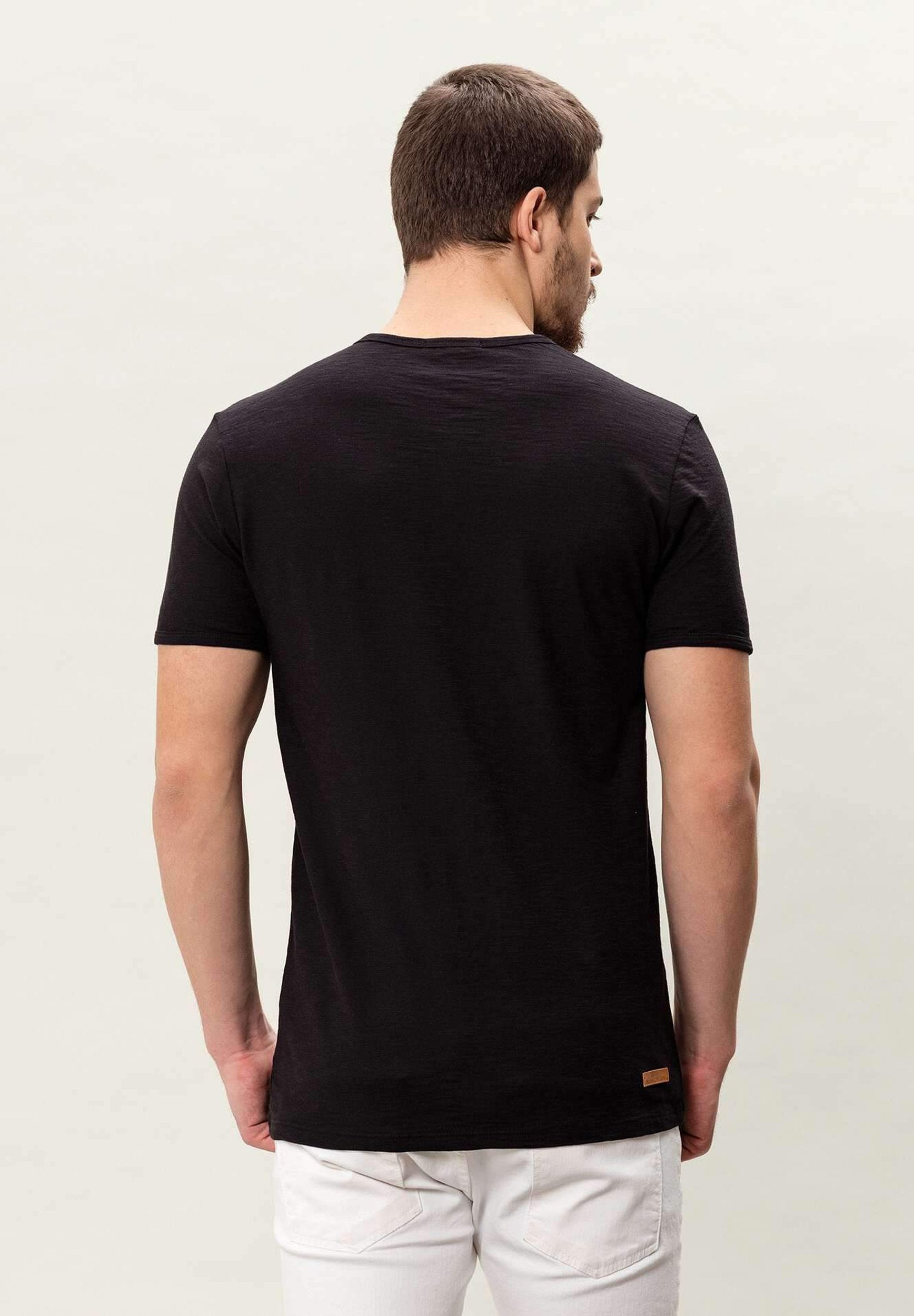Henley T-Shirt aus Bio-Baumwolle