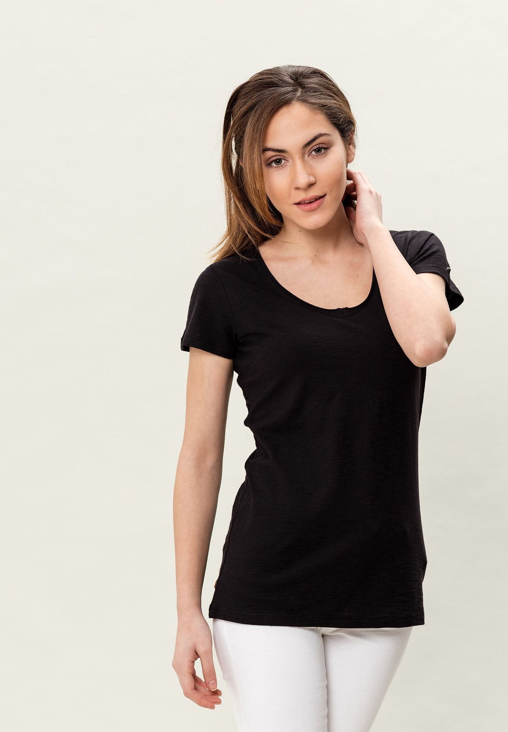 Basic T-Shirt aus Bio-Baumwolle mit V-Ausschnitt