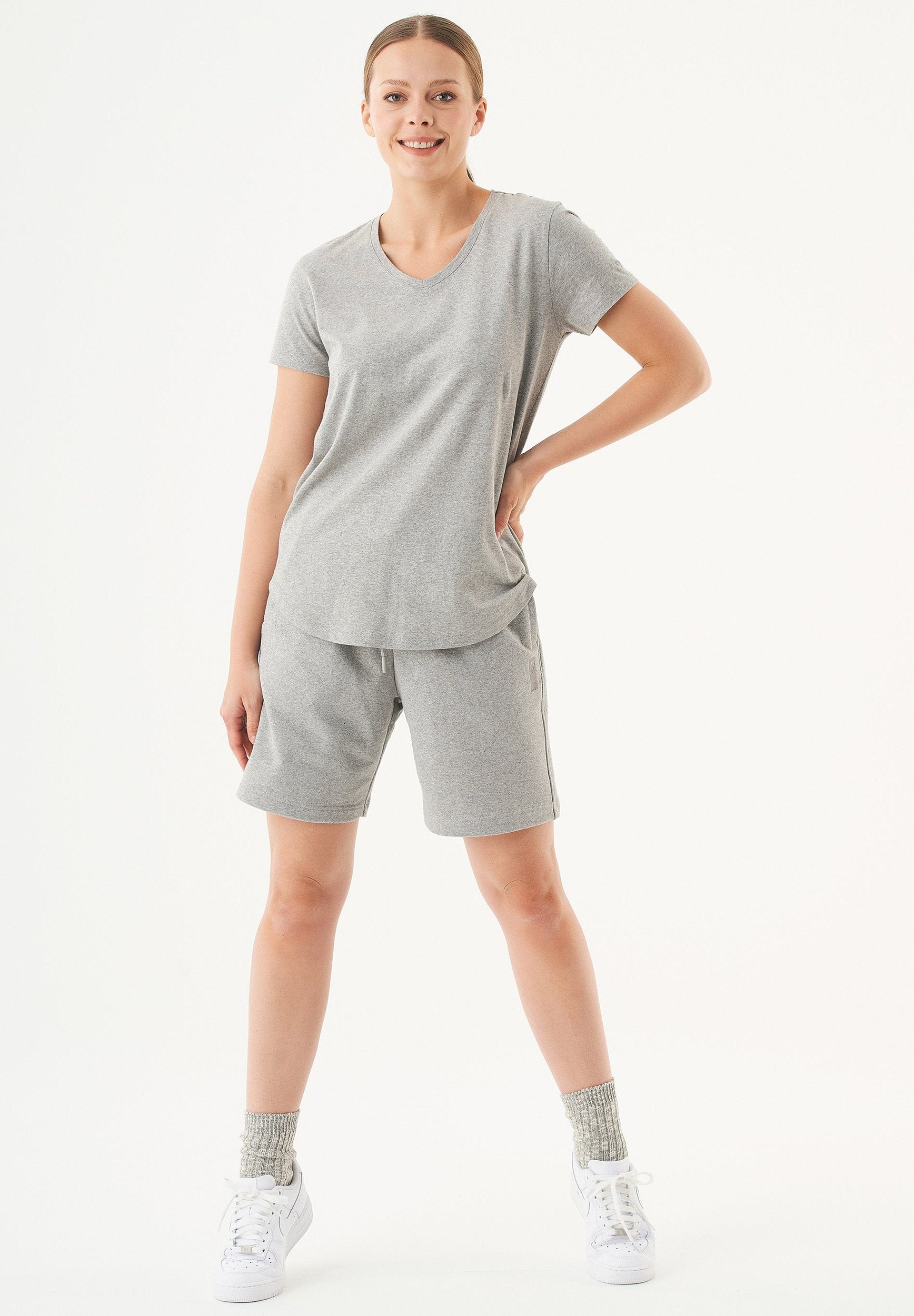 SHEYMA Sweatshorts aus Bio-Baumwolle