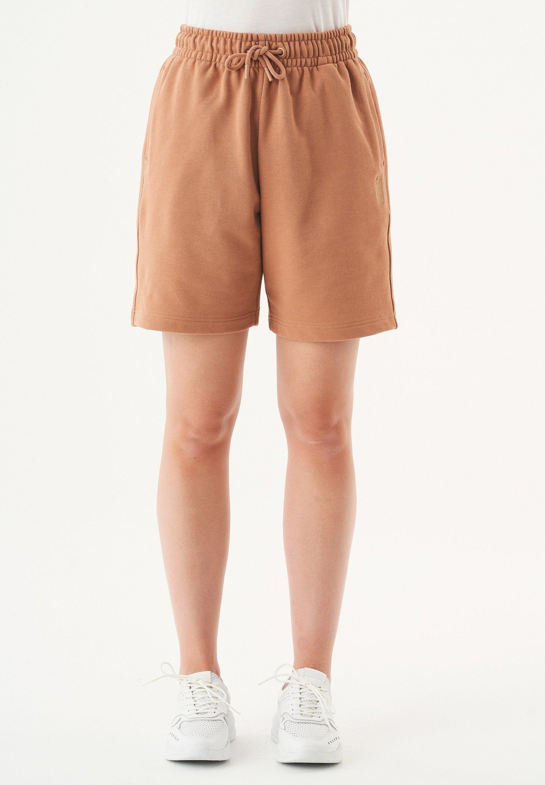 SHEYMA Sweatshorts aus Bio-Baumwolle