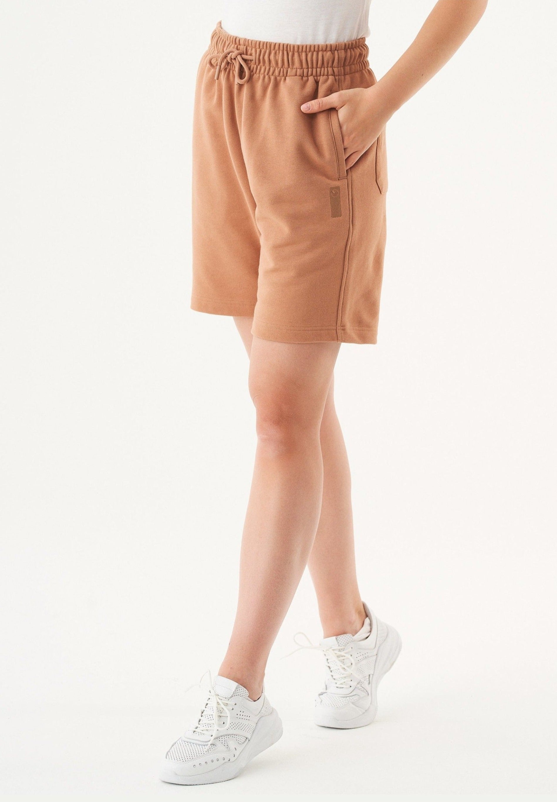 SHEYMA Sweatshorts aus Bio-Baumwolle
