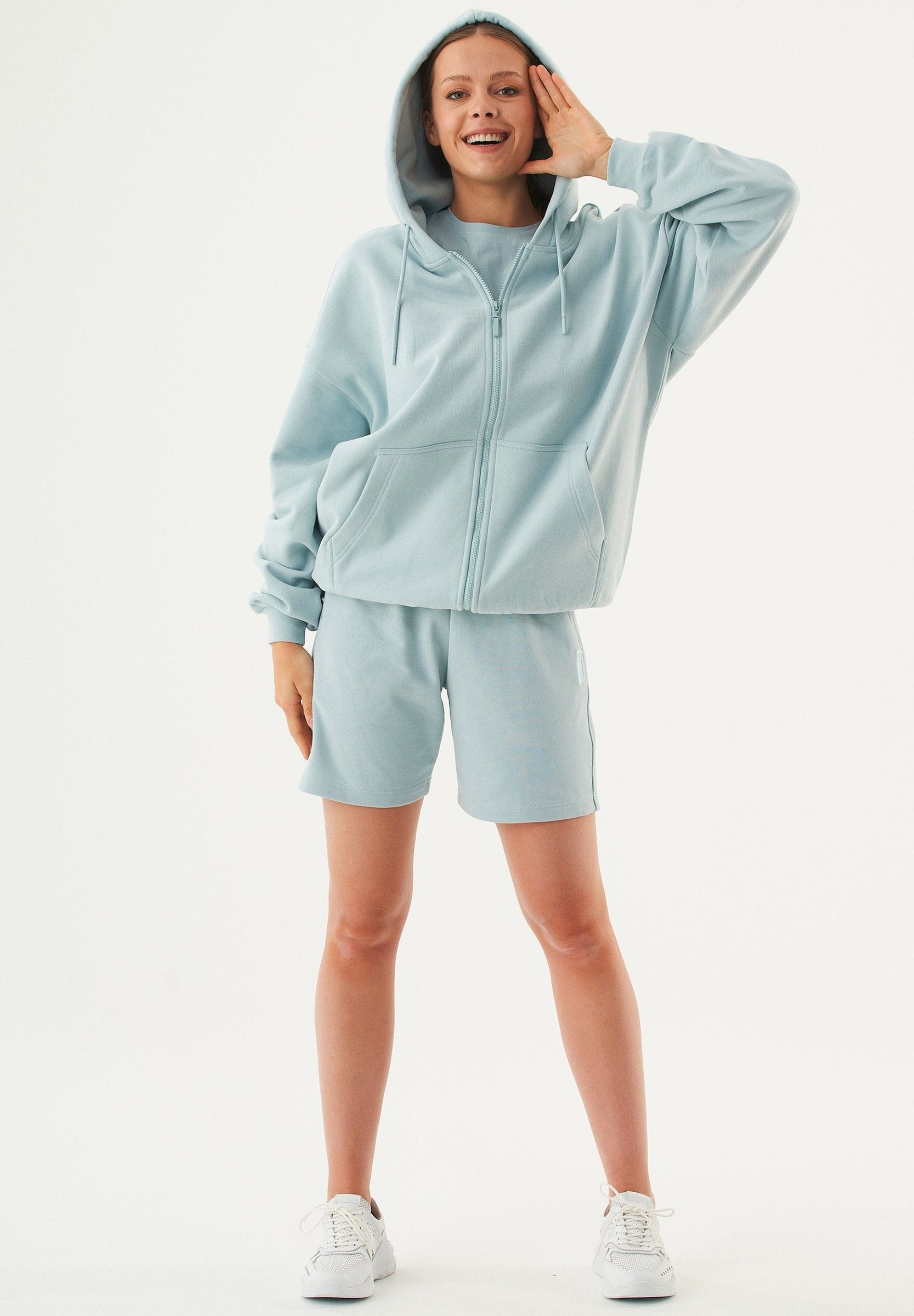 SHEYMA Sweatshorts aus Bio-Baumwolle