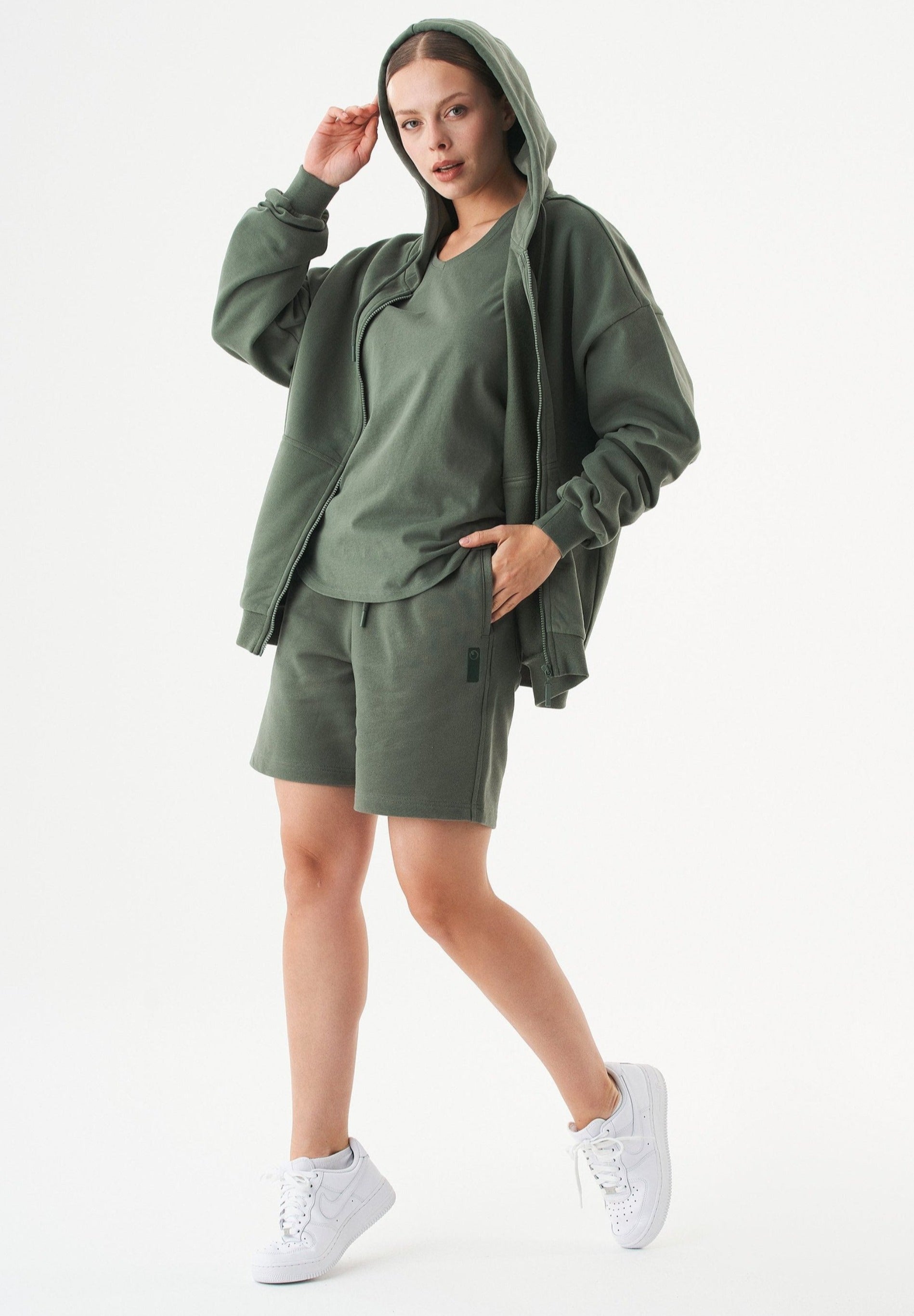 SHEYMA Sweatshorts aus Bio-Baumwolle