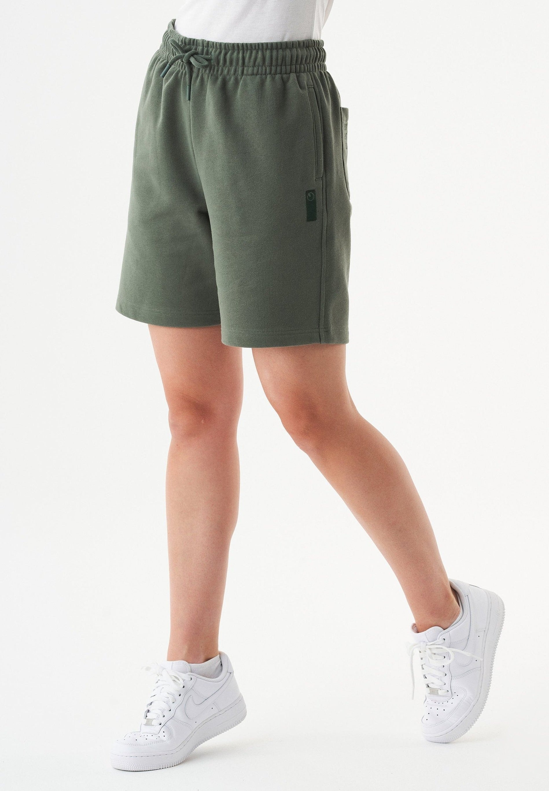 SHEYMA Sweatshorts aus Bio-Baumwolle