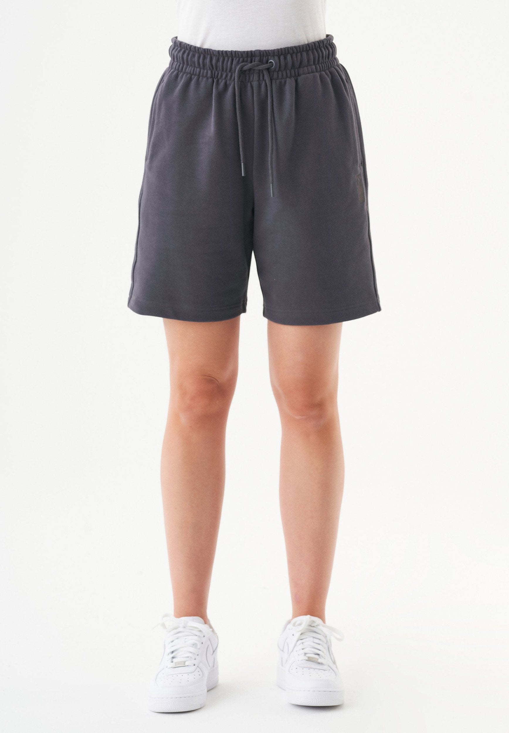 ESSENTIALS-SHEYMA- Shorts aus Bio-Baumwolle