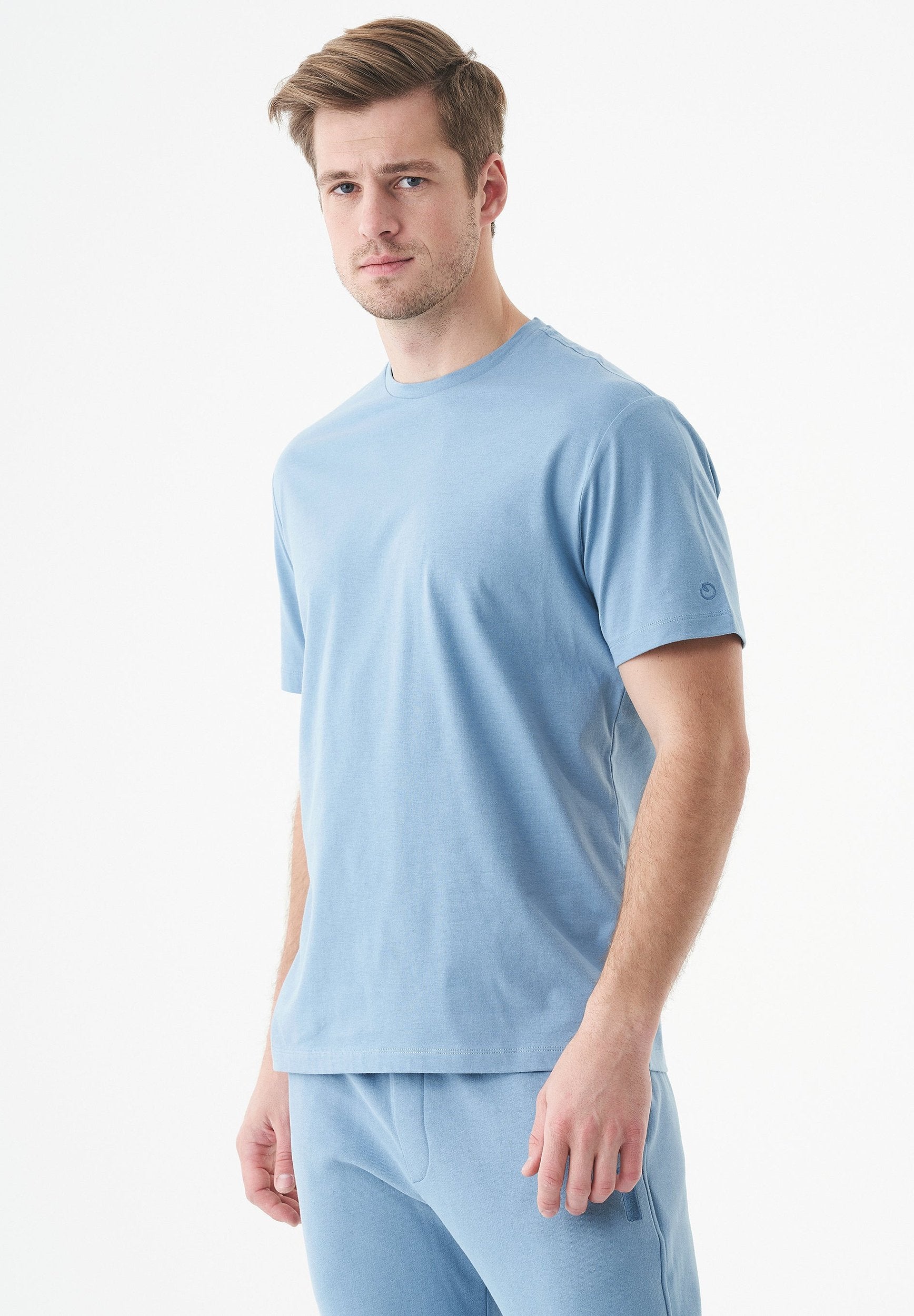 ESSENTIALS-TILLO- Unisex Basic T-Shirt aus Bio-Baumwolle