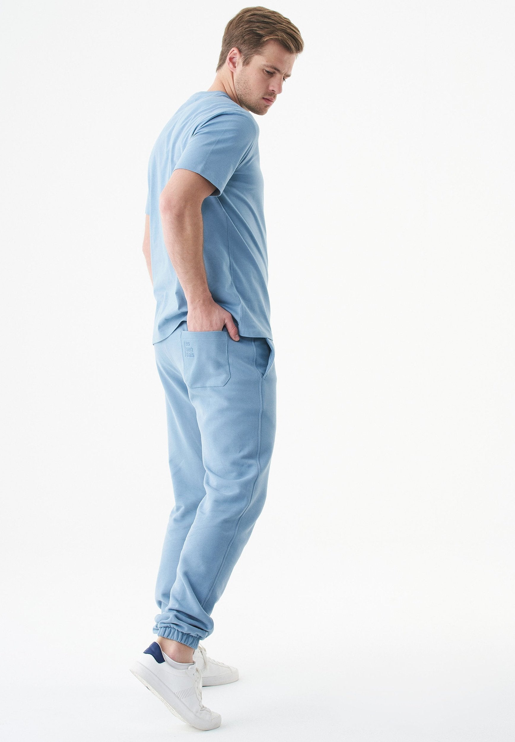 ESSENTIALS-TILLO- Unisex Basic T-Shirt aus Bio-Baumwolle