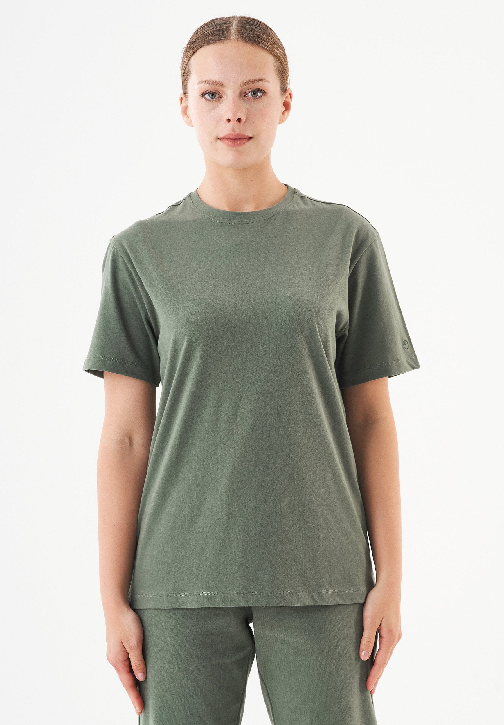 ESSENTIALS-TILLO- Unisex Basic T-Shirt aus Bio-Baumwolle